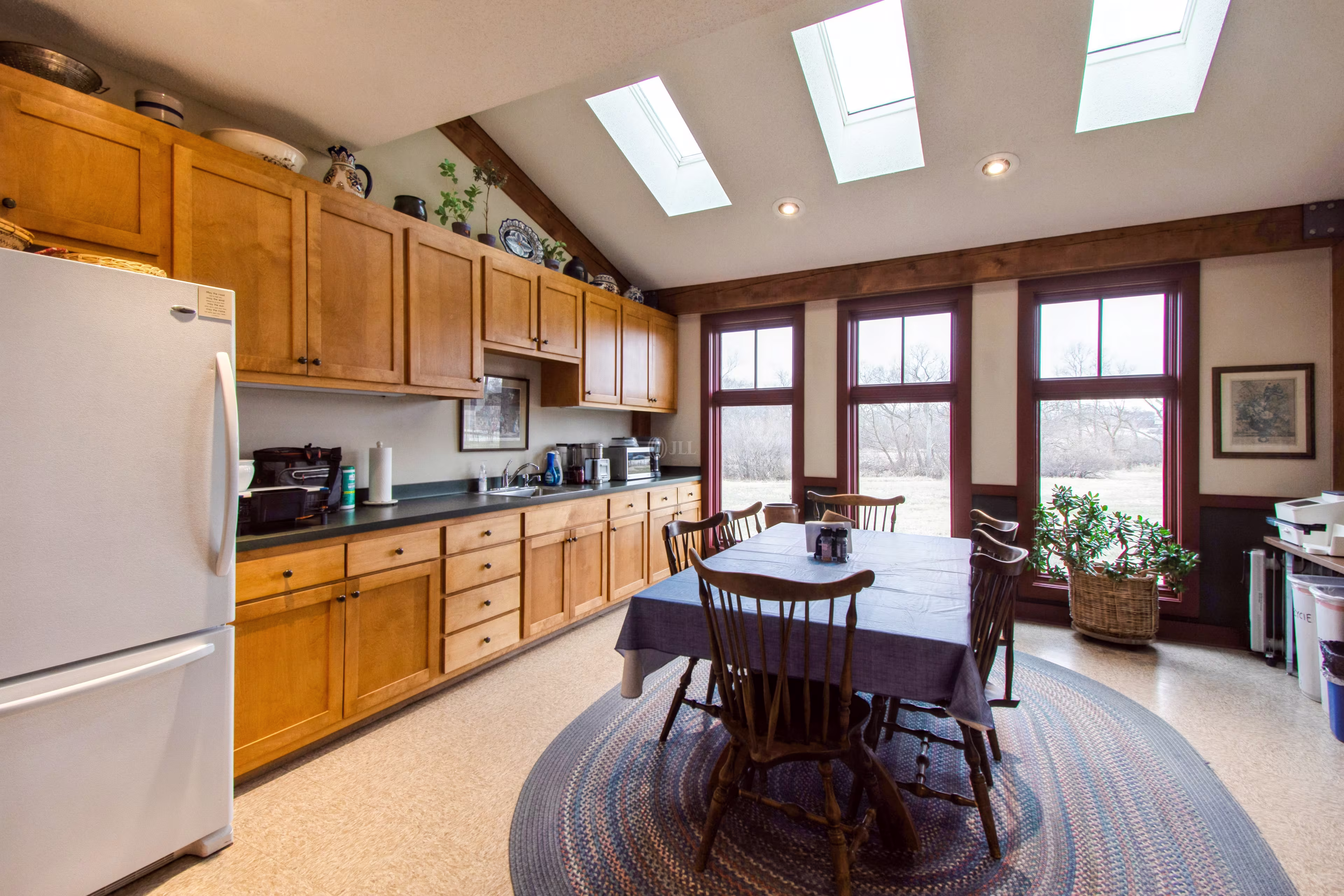 W240N1221 Pewaukee Rd