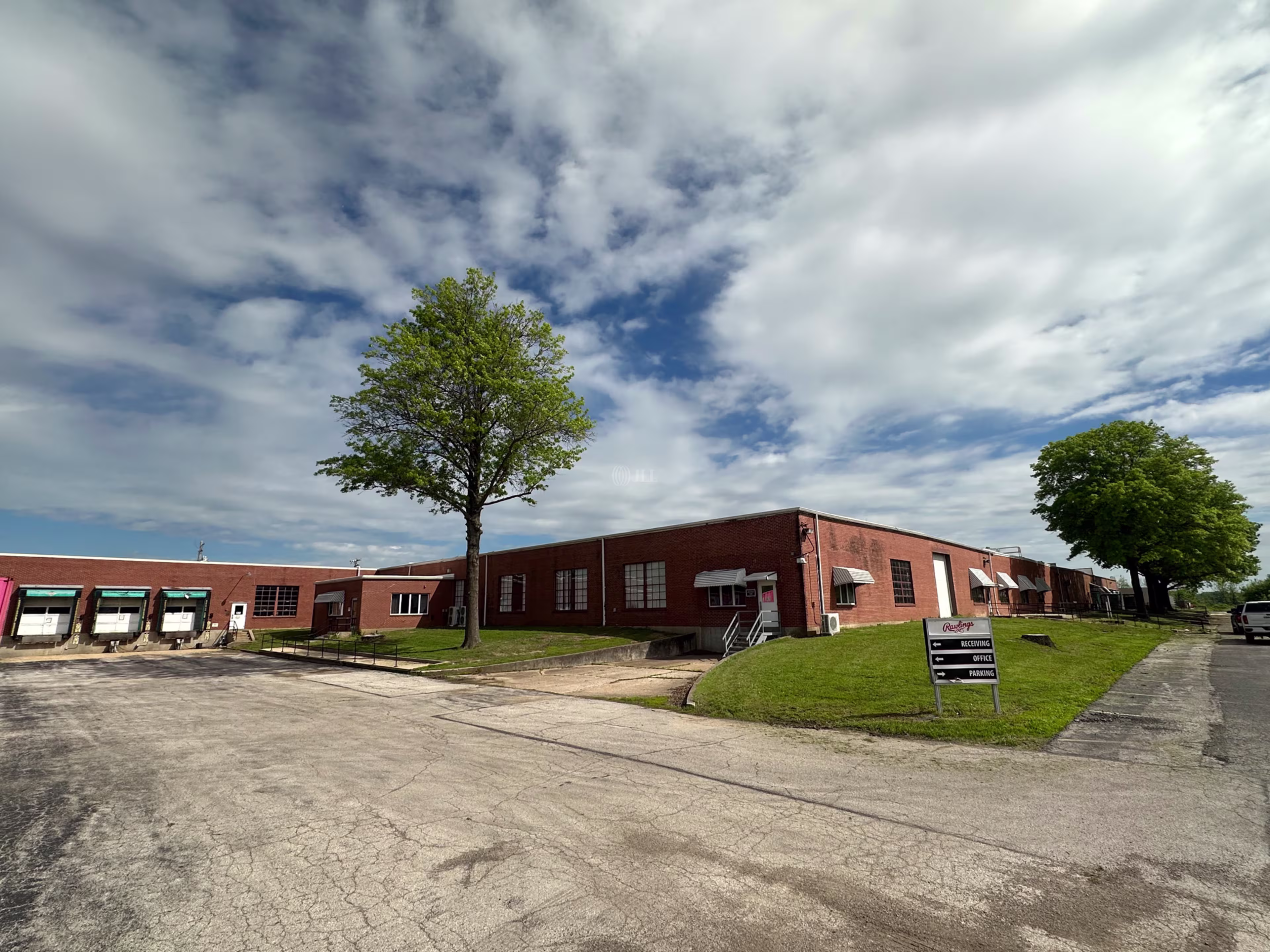 1699 W Main St