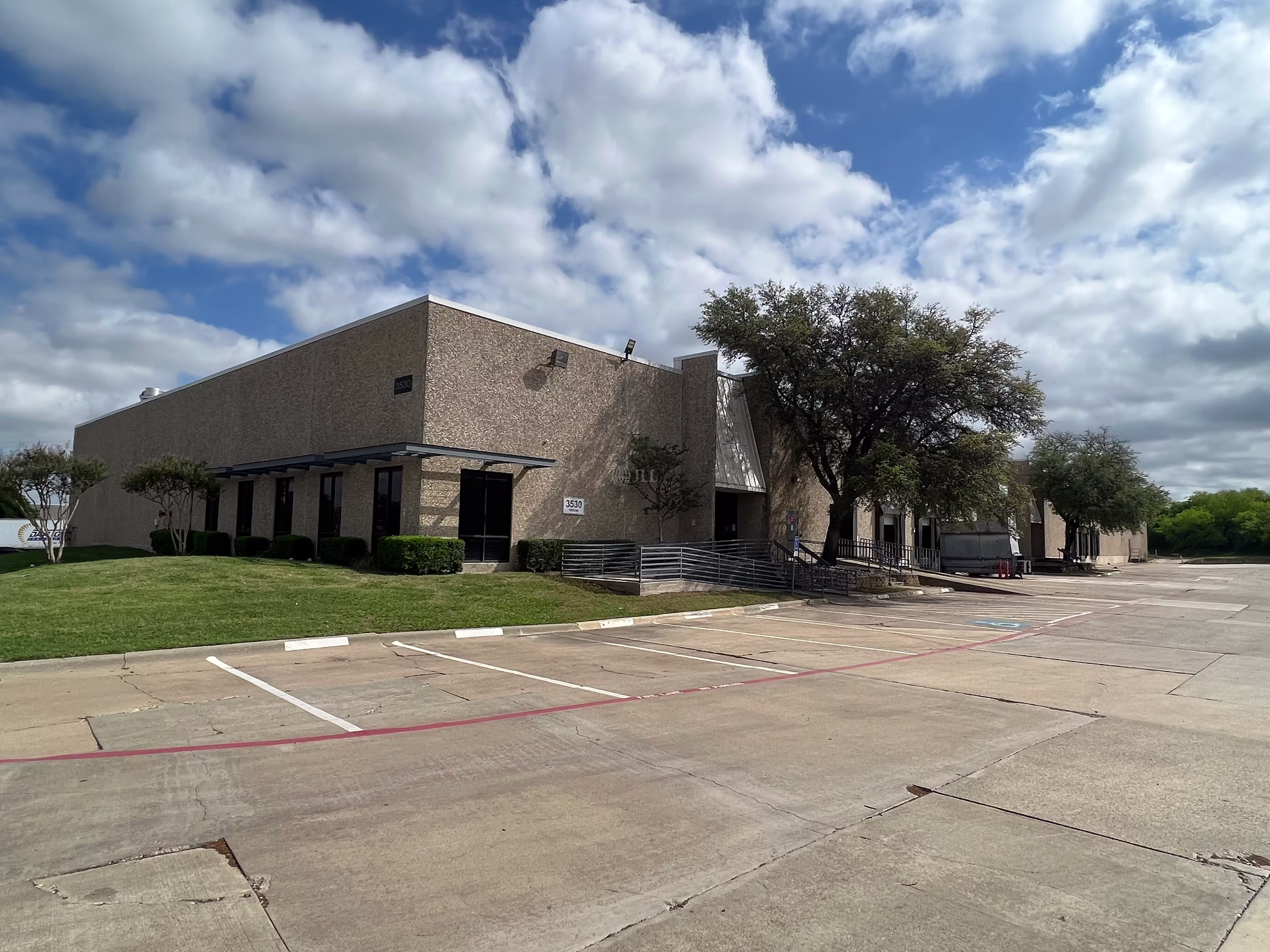 3530-3540 Pipestone Rd