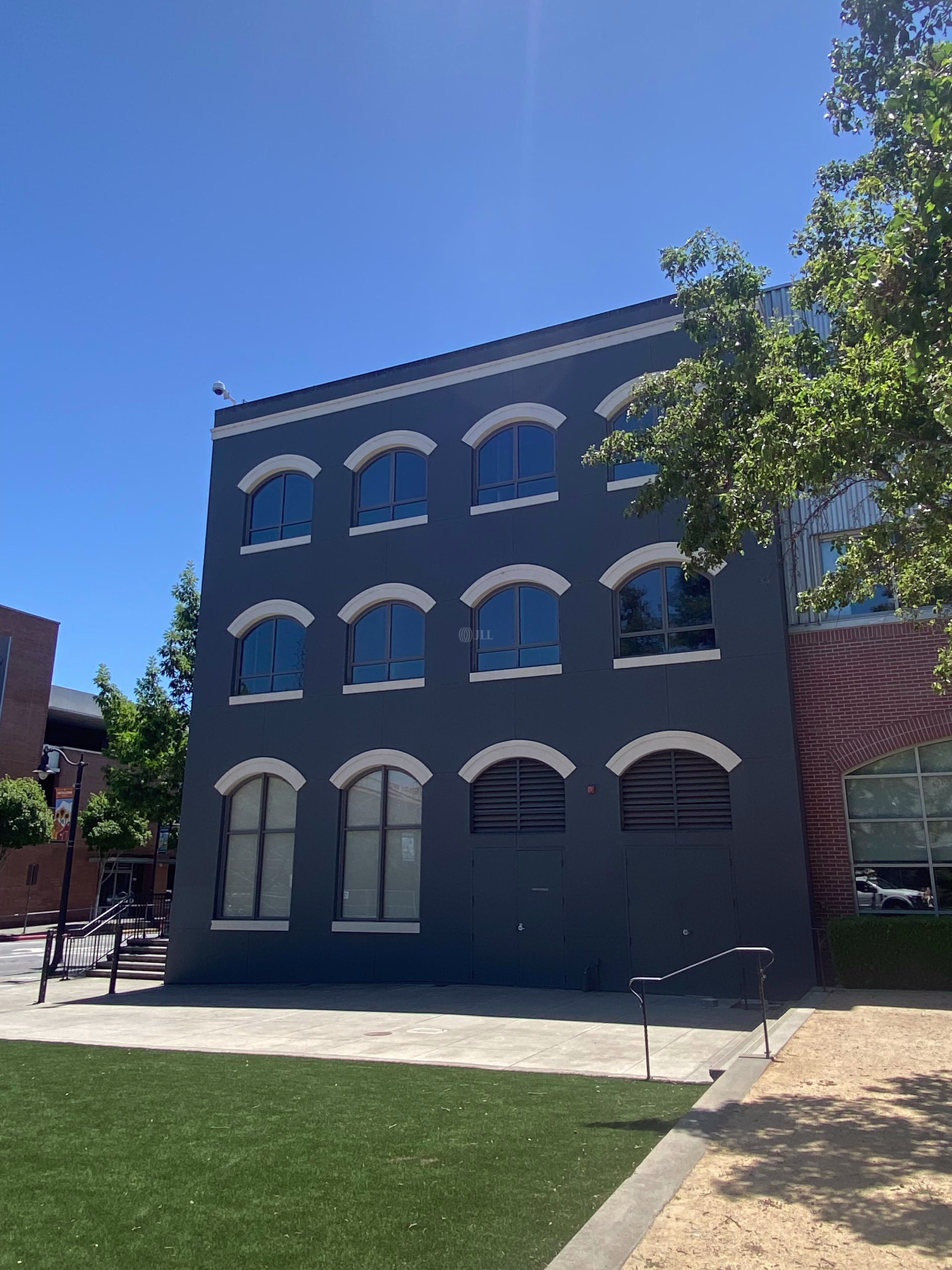 101 2nd St