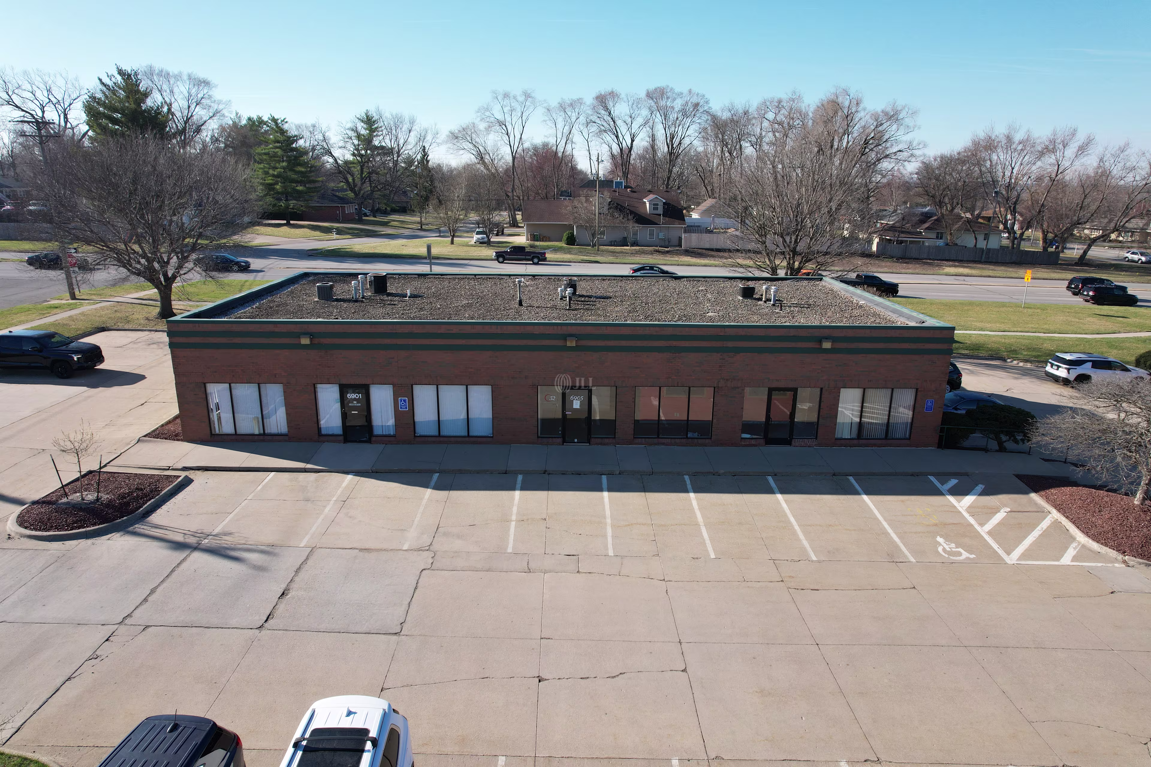 6901 Hickman Rd