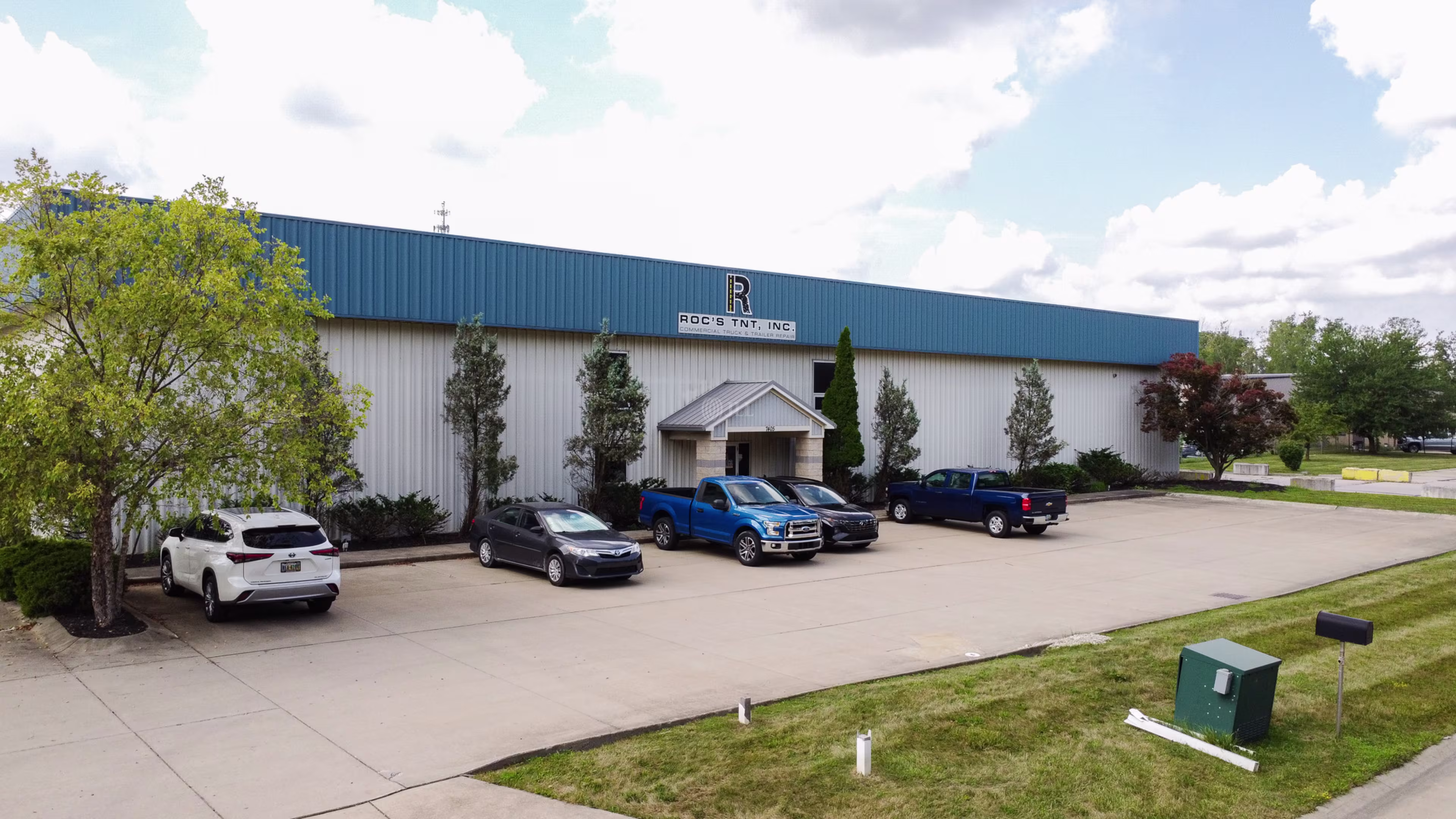 7425-7405 Industrial Parkway Dr