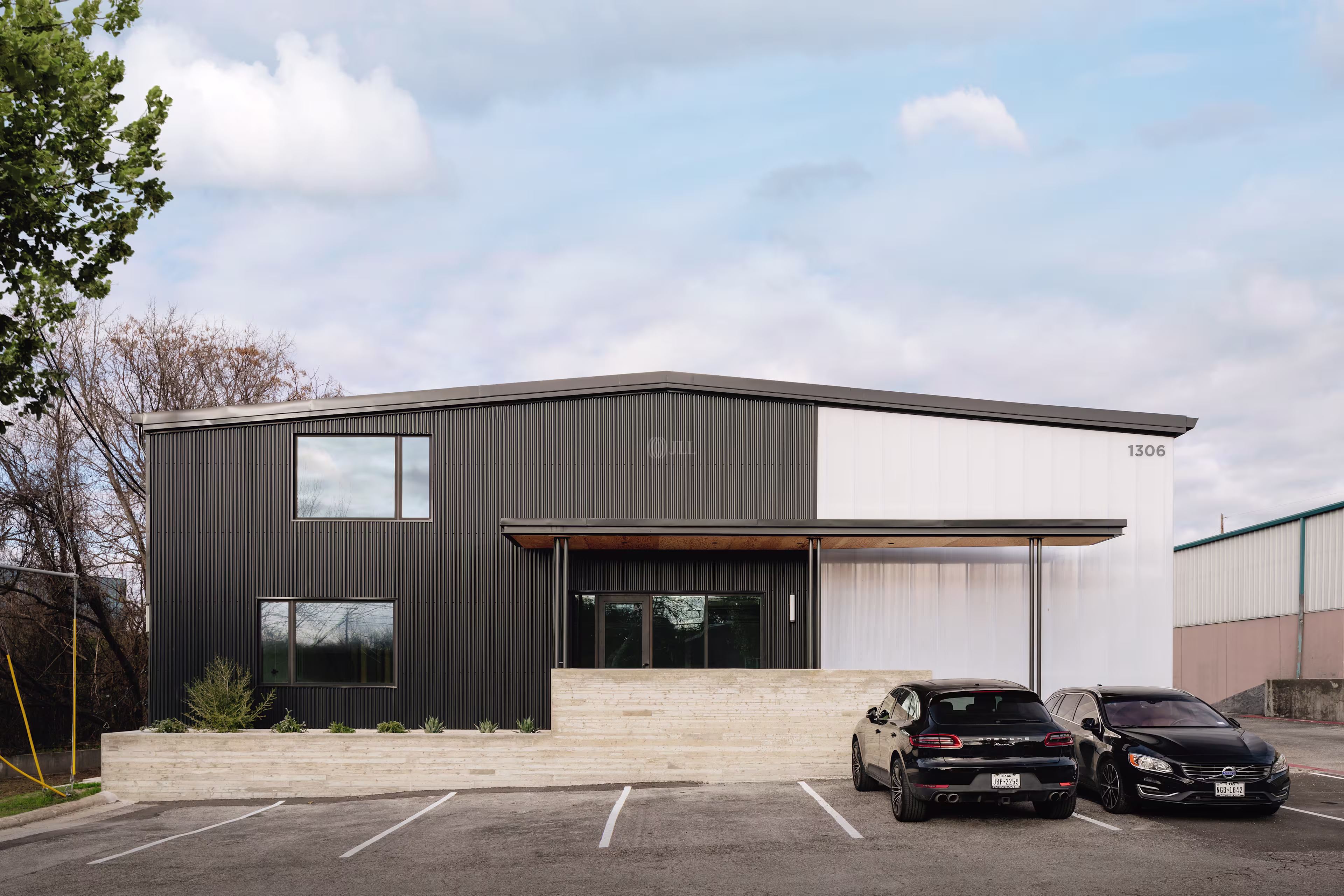1306 W Oltorf