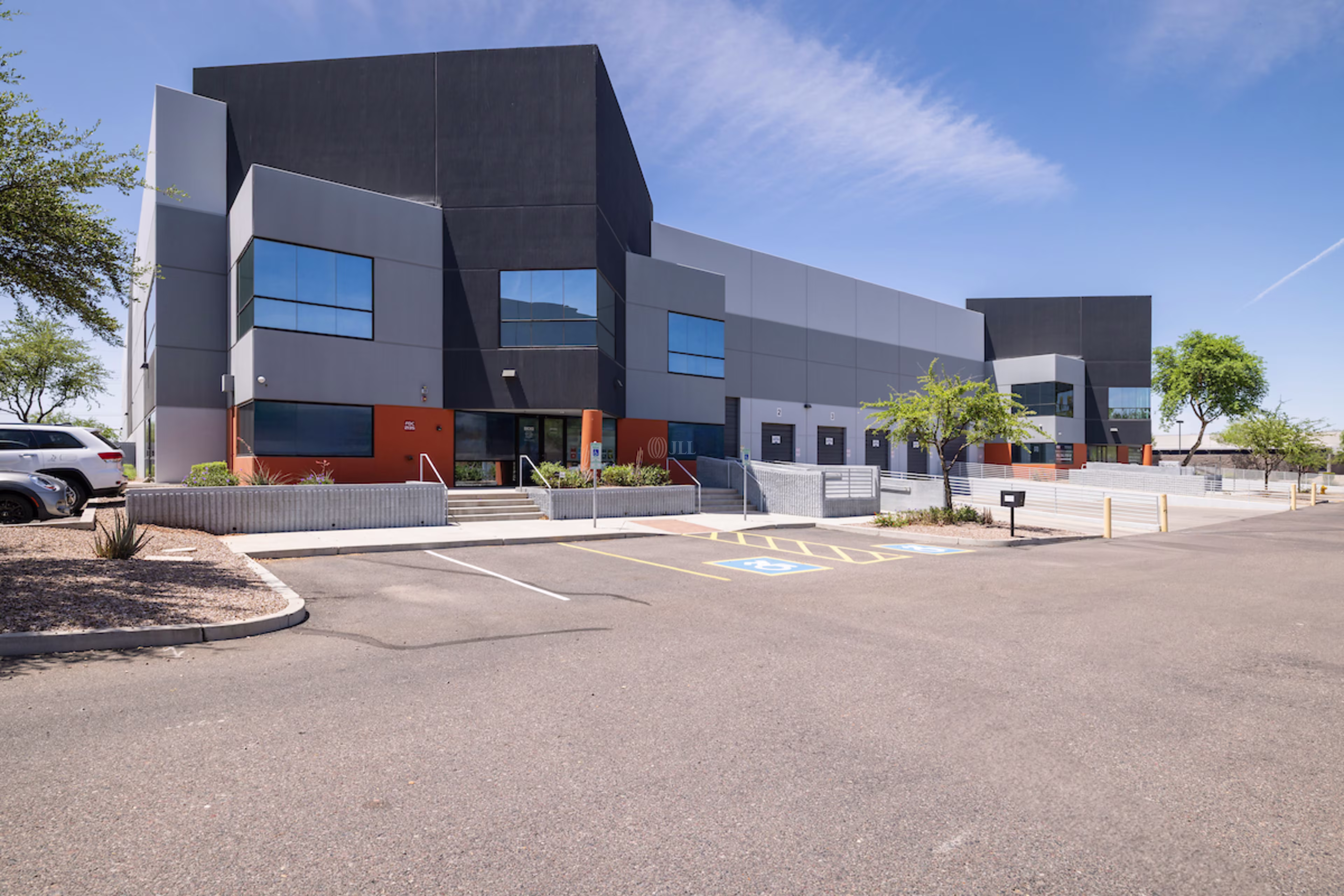 2135 W. Obispo Ave