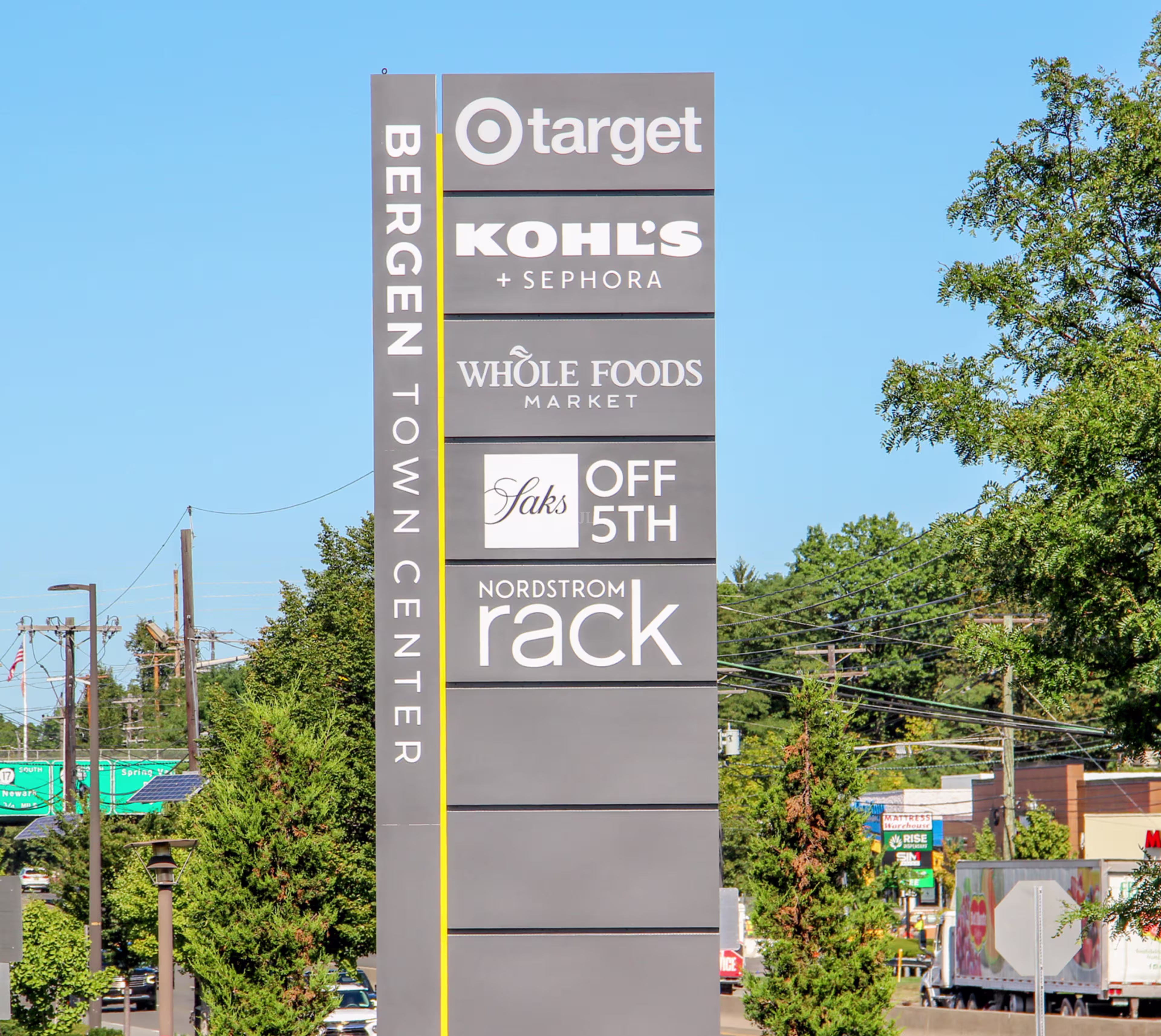 1 Bergen Town Ctr