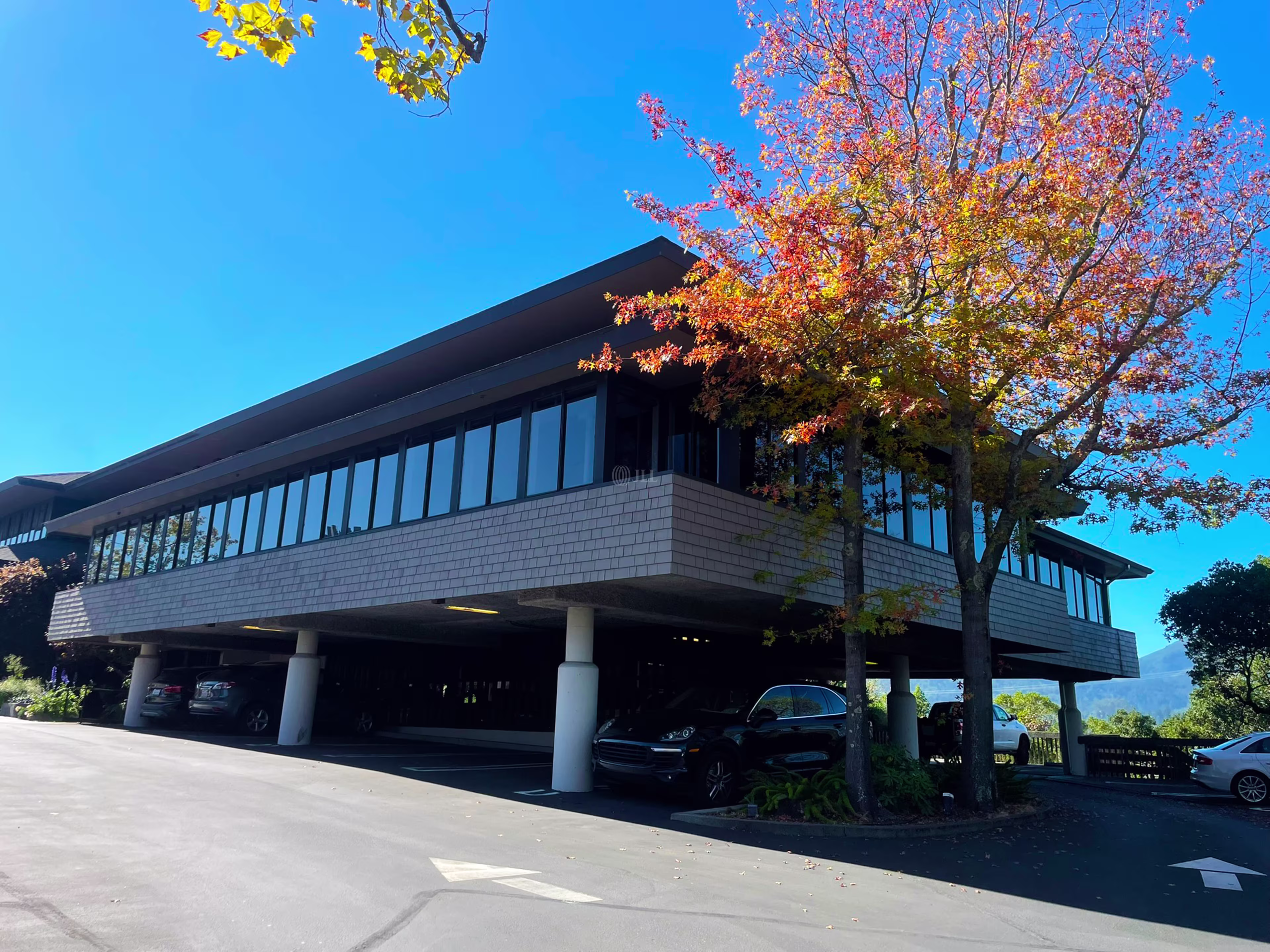 60 E Sir Francis Drake Blvd