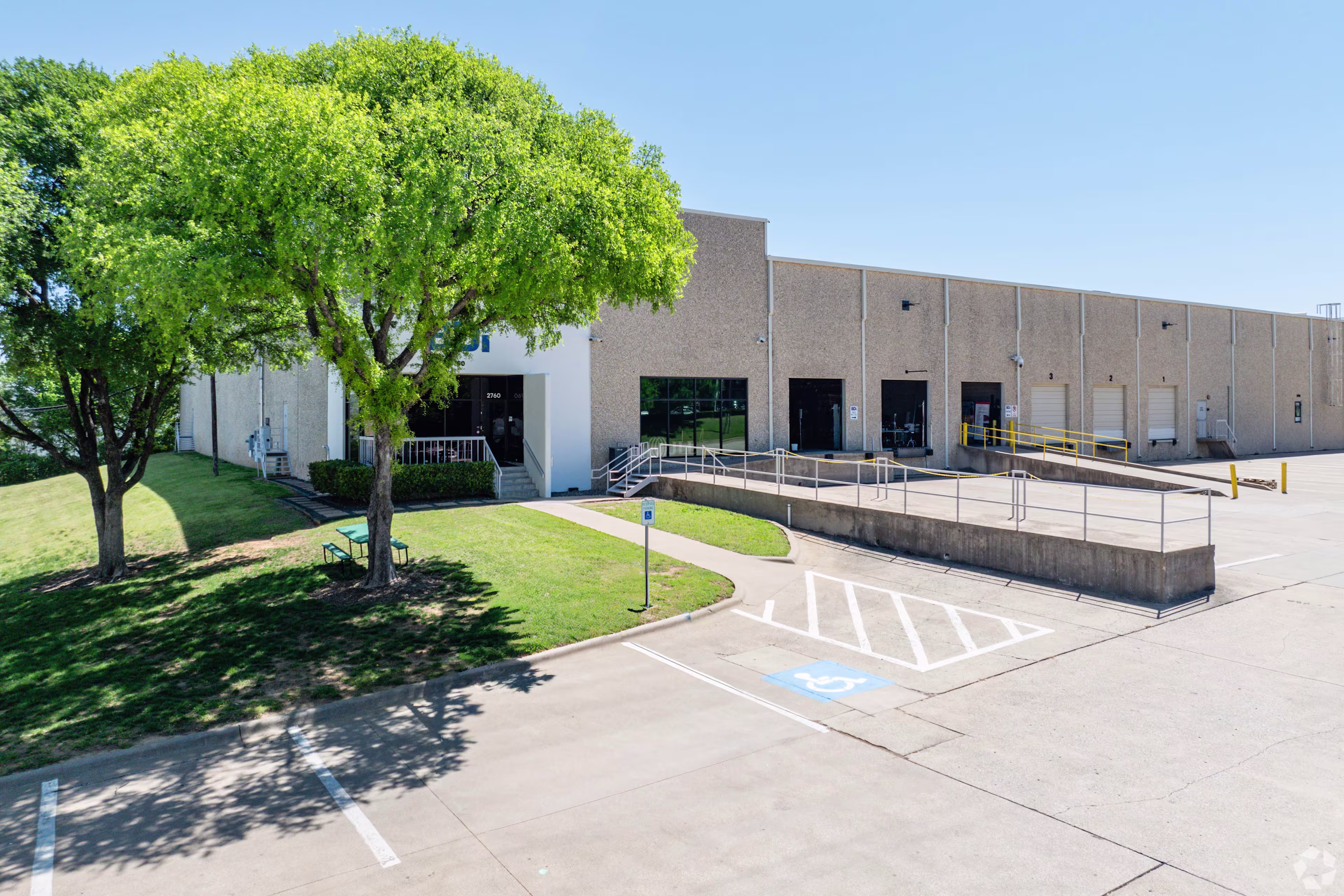 2740-2760 Regency Dr