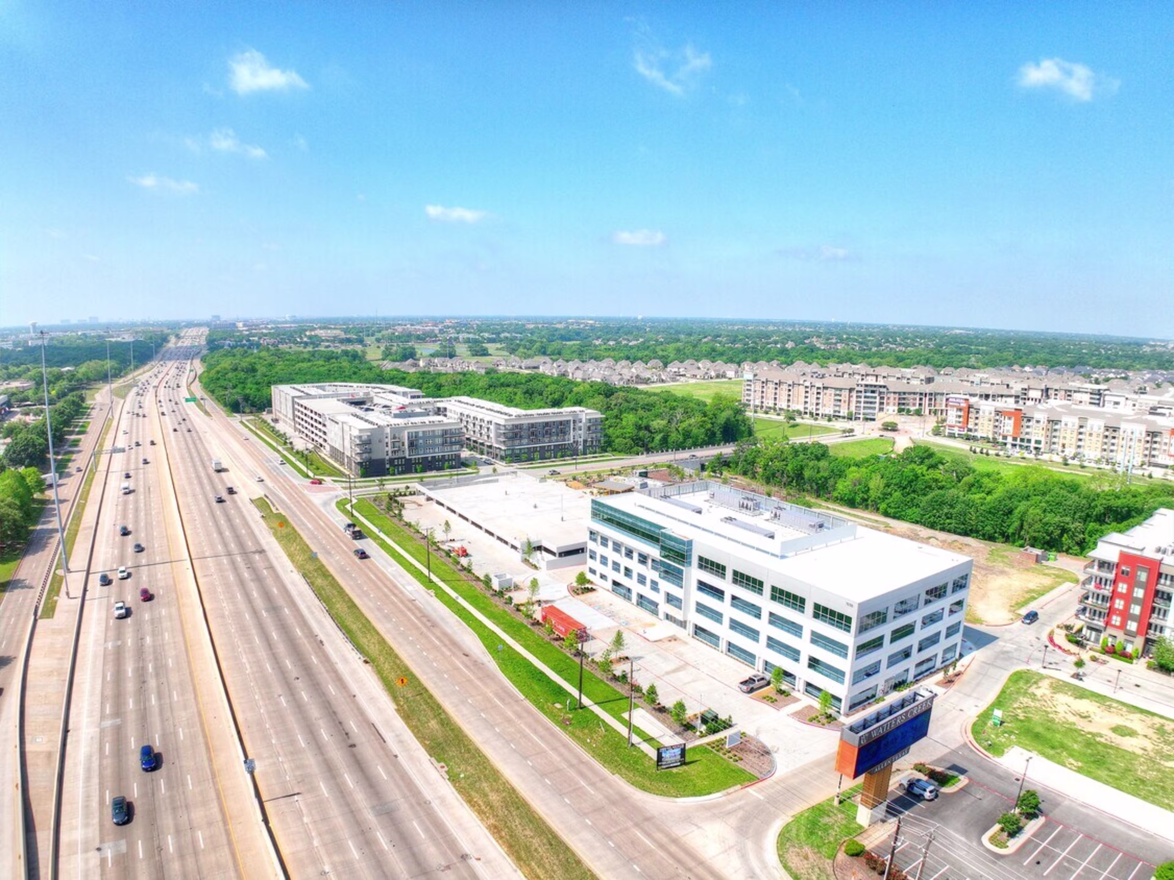 1050 N Central Expy