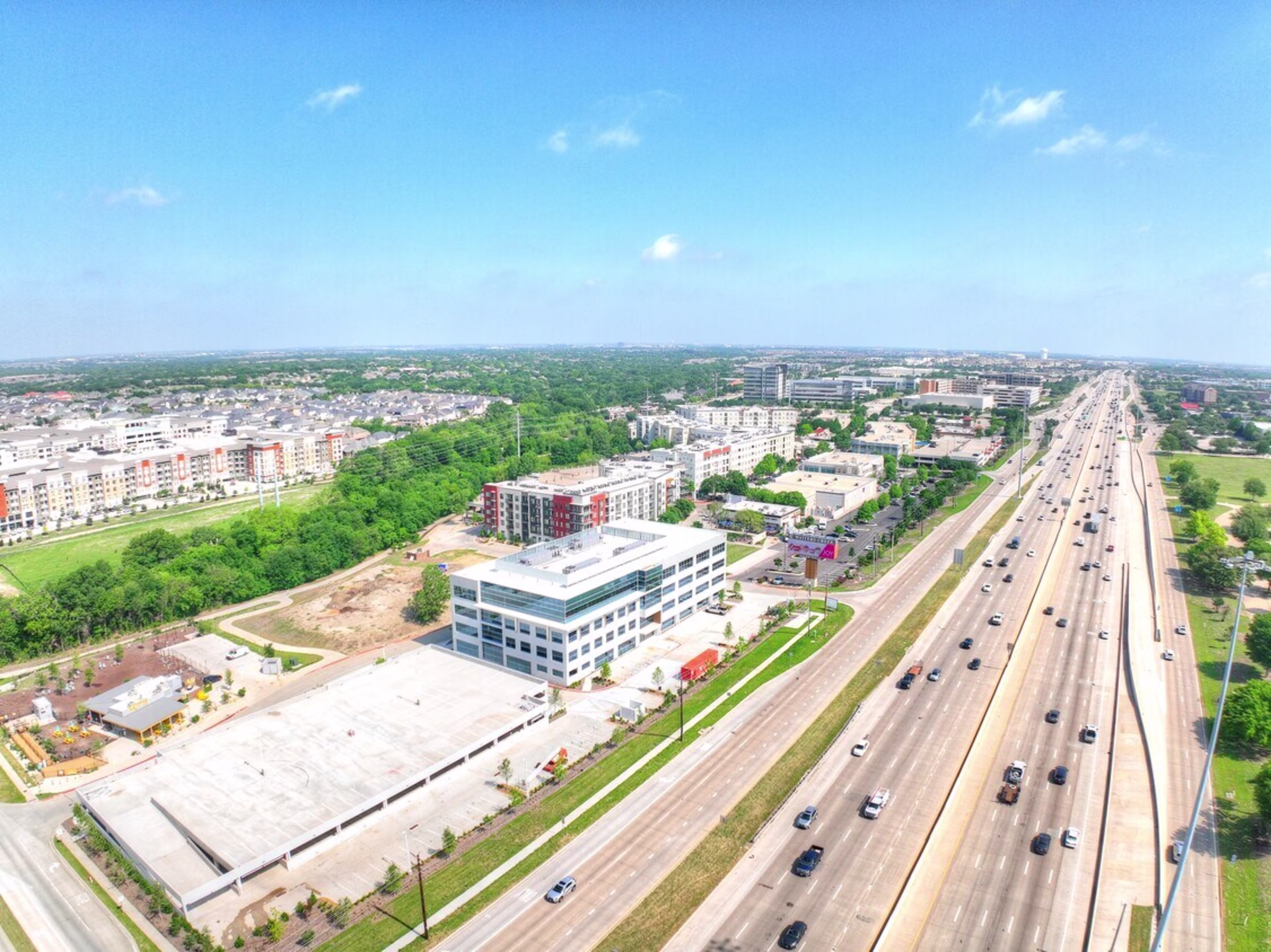 1050 N Central Expy
