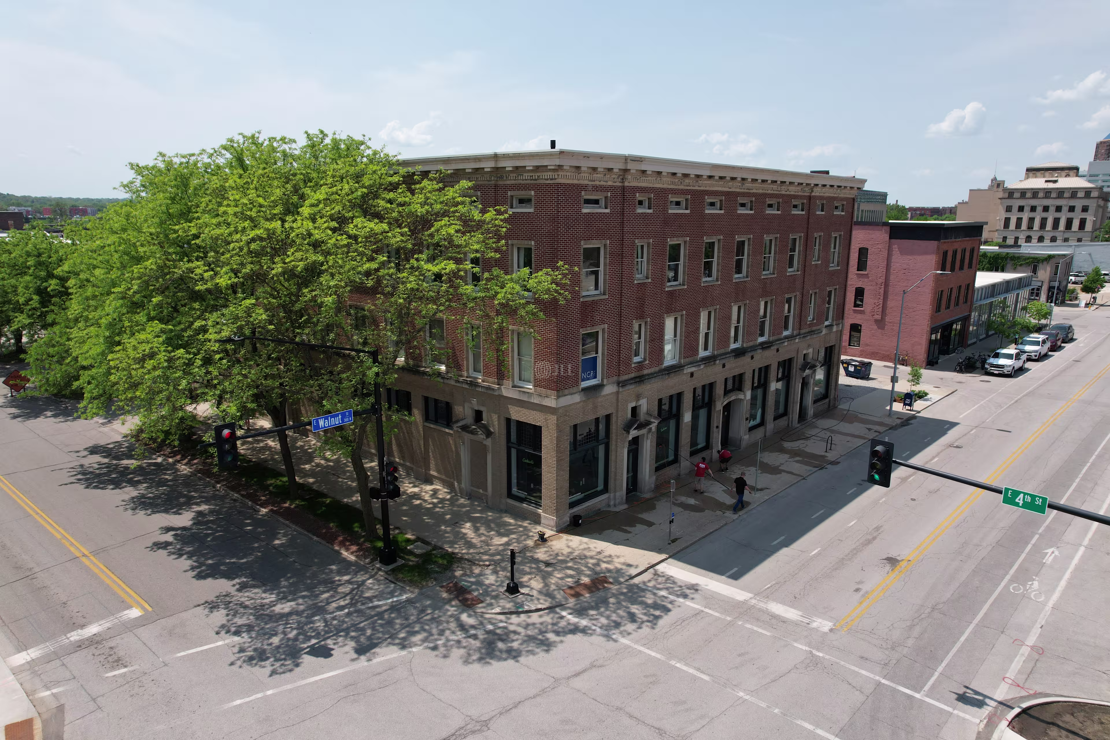 323 E Walnut St