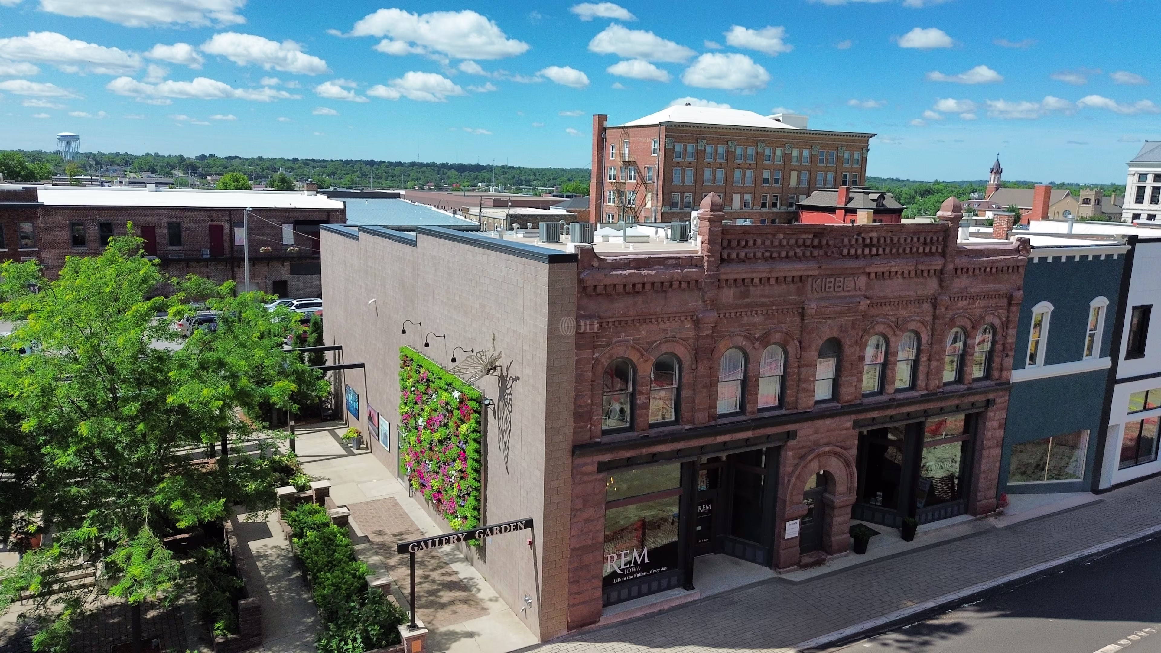 125-135 E Main St