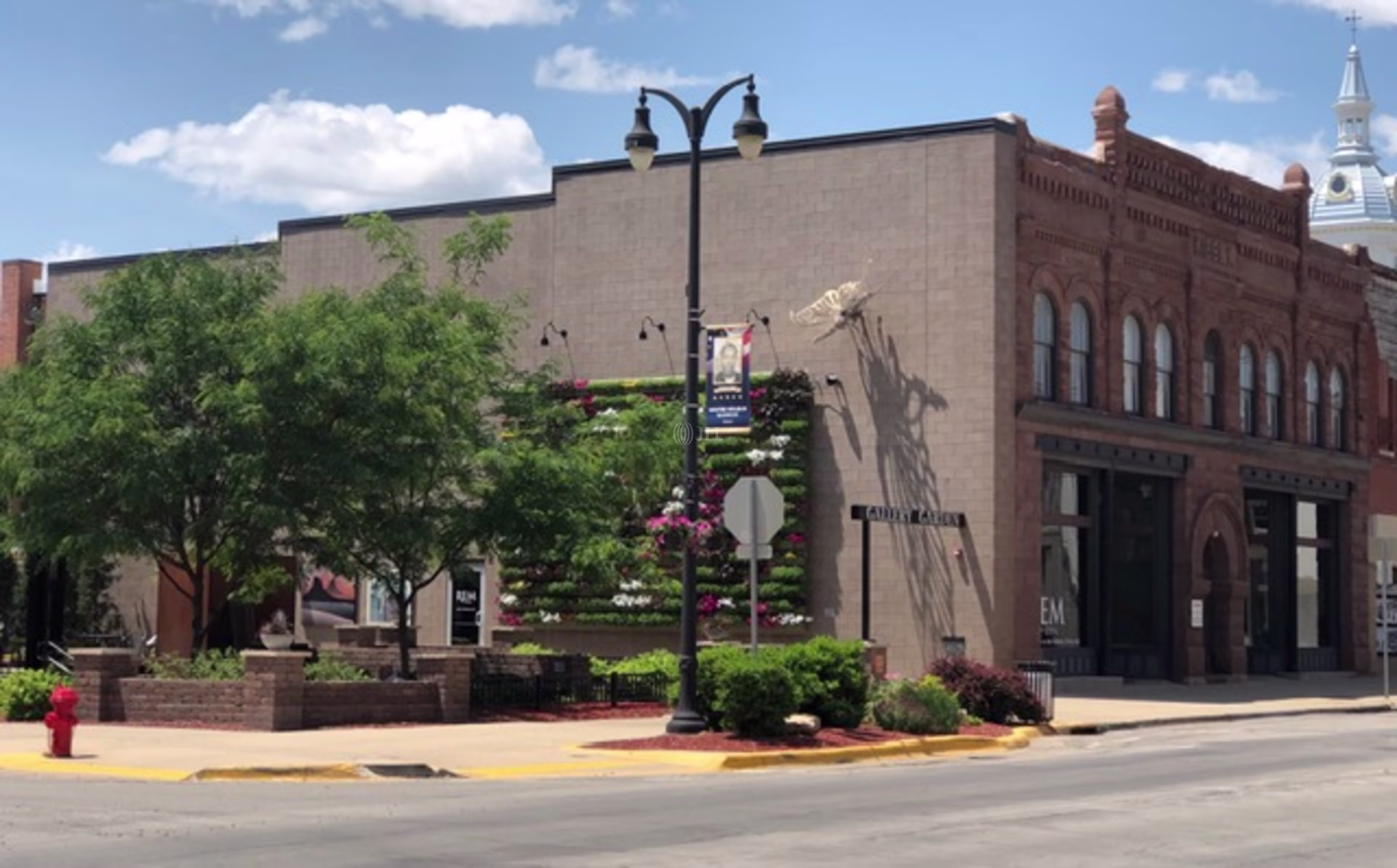 125-135 E Main St