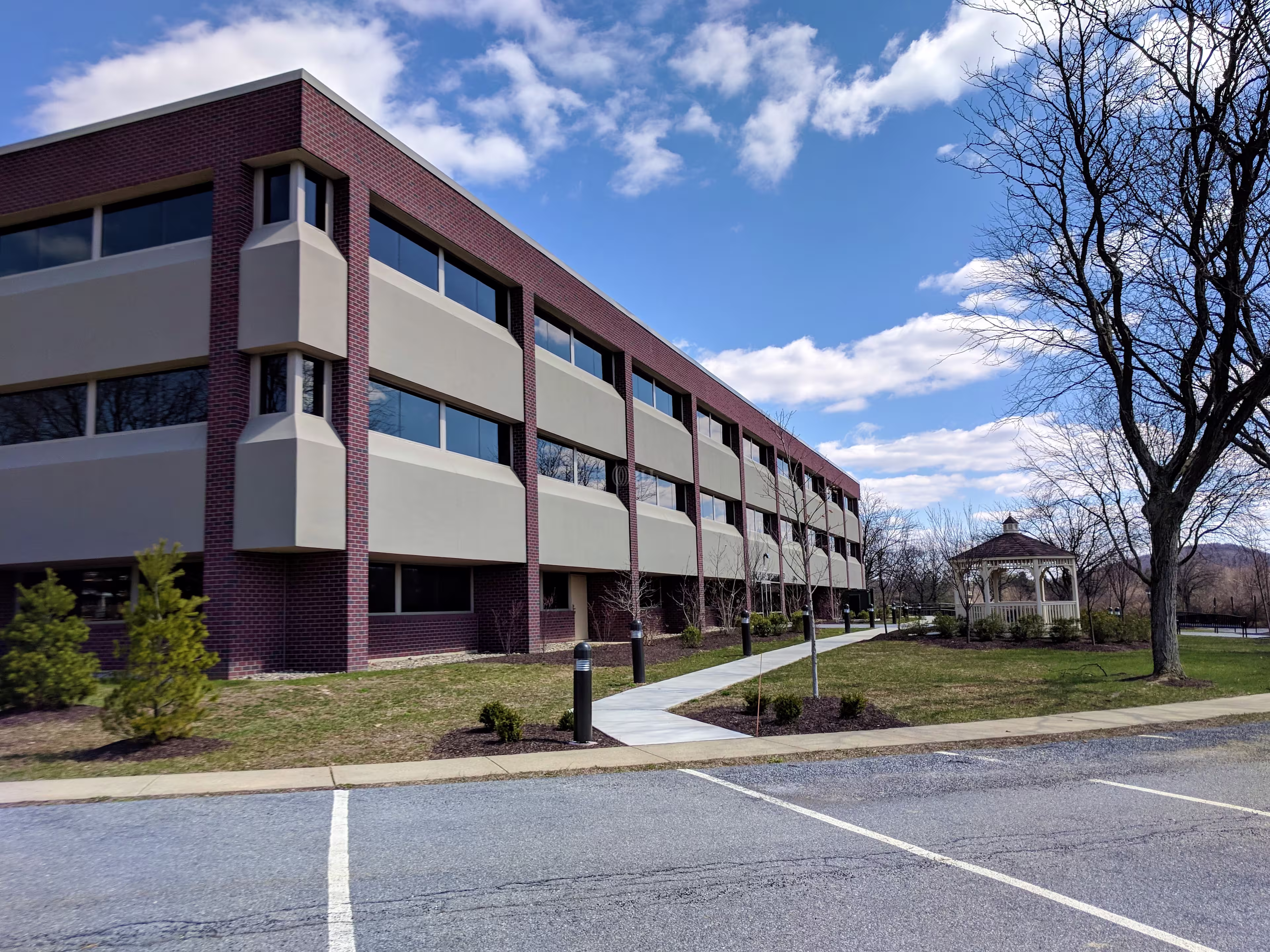 81 Highland Ave