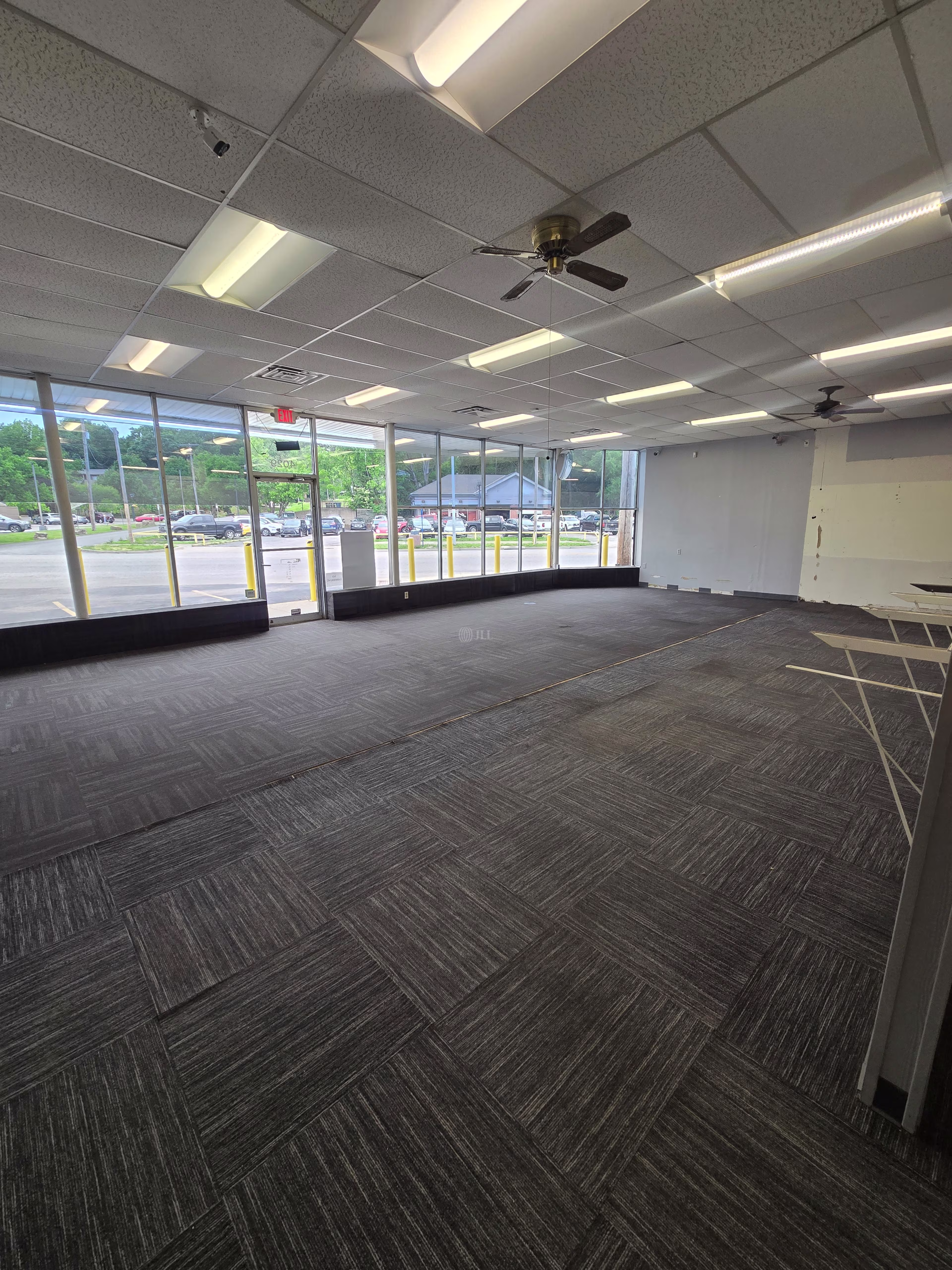 4019-4031 N Oak Tfwy