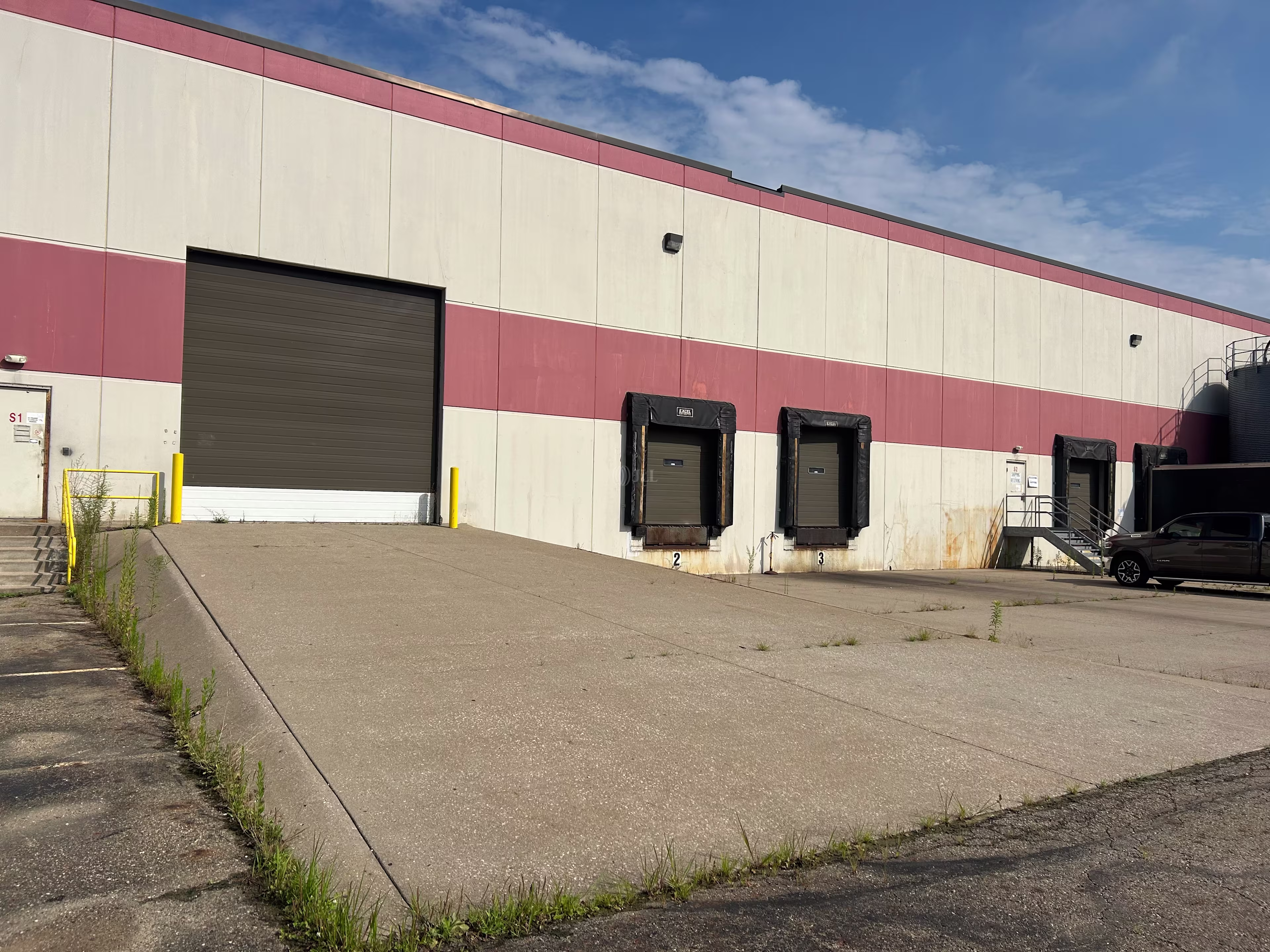 2290 W Main St