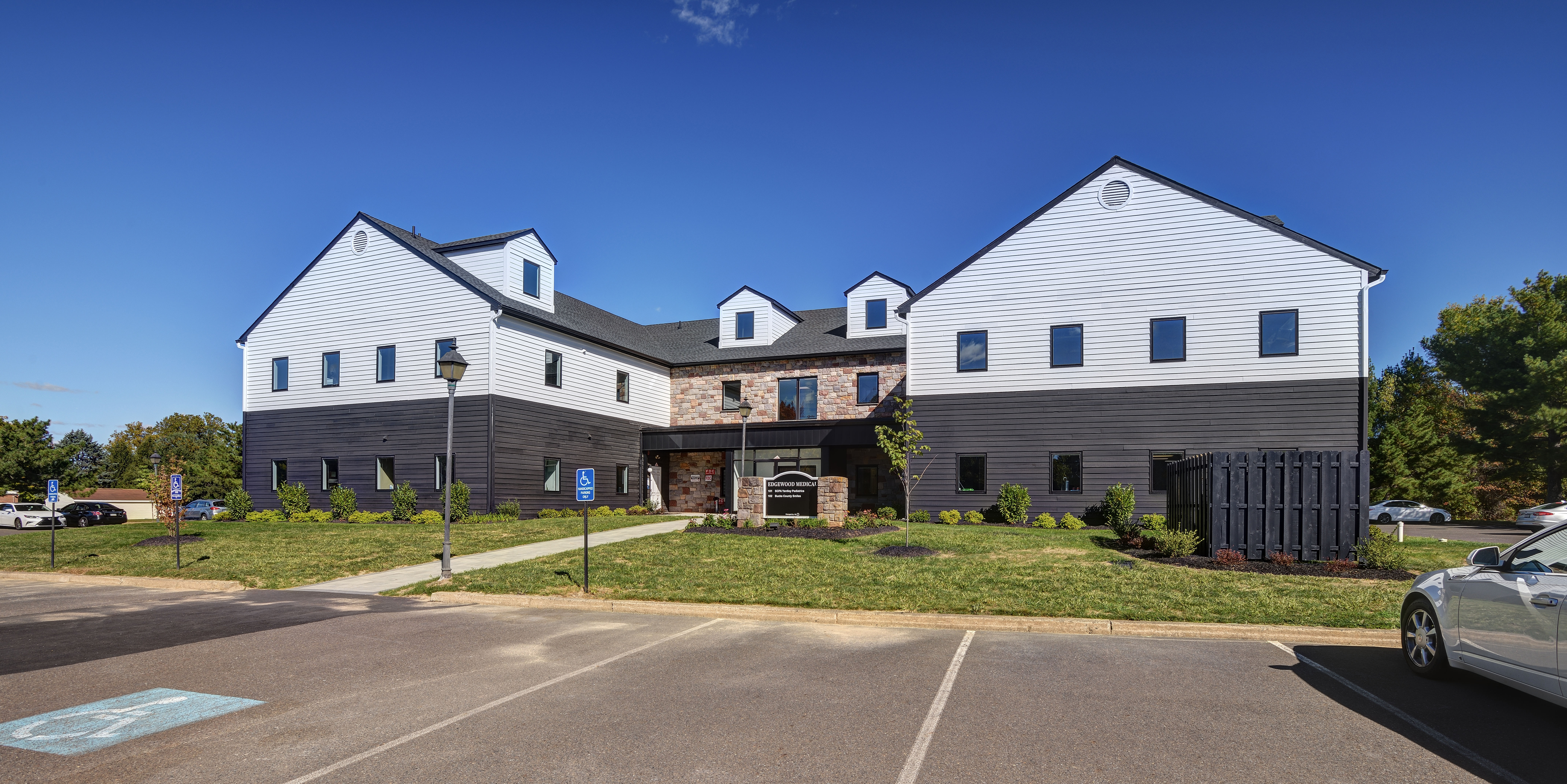 680 Heacock Rd, Yardley, PA 19067