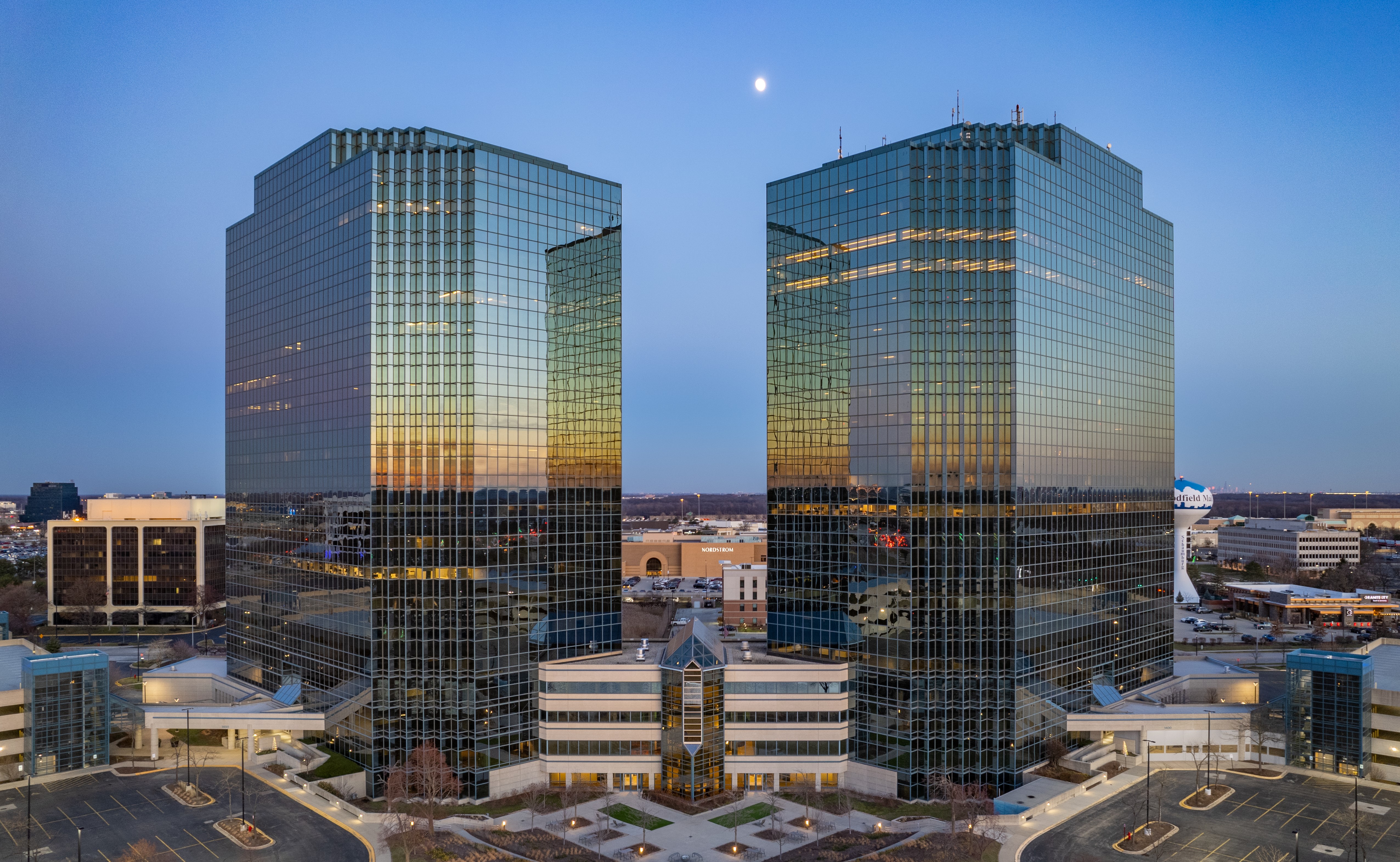 1400 American Ln, Schaumburg, IL 60173