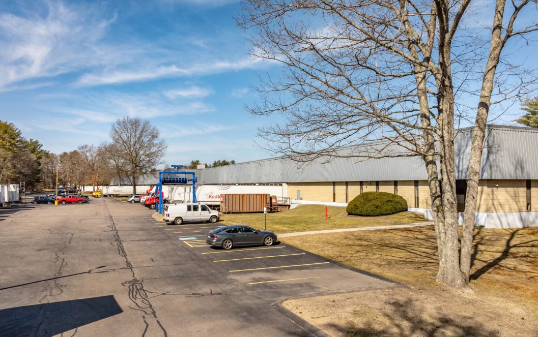 31 Plymouth St, Mansfield, MA 02048