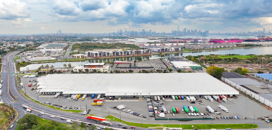 99 Hook Rd, Bayonne, NJ 07002