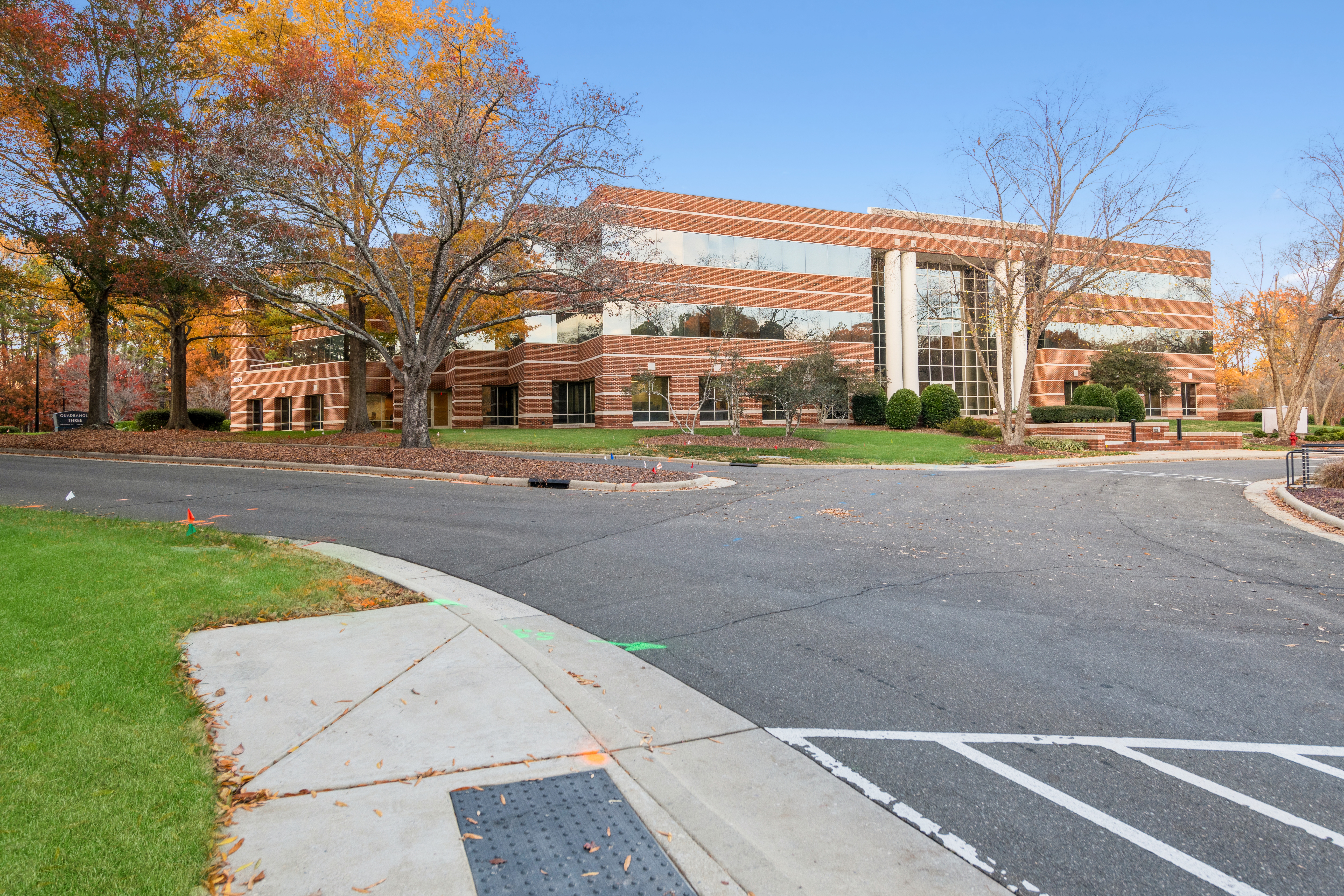 6350 Quadrangle Dr, Chapel Hill, NC 27517