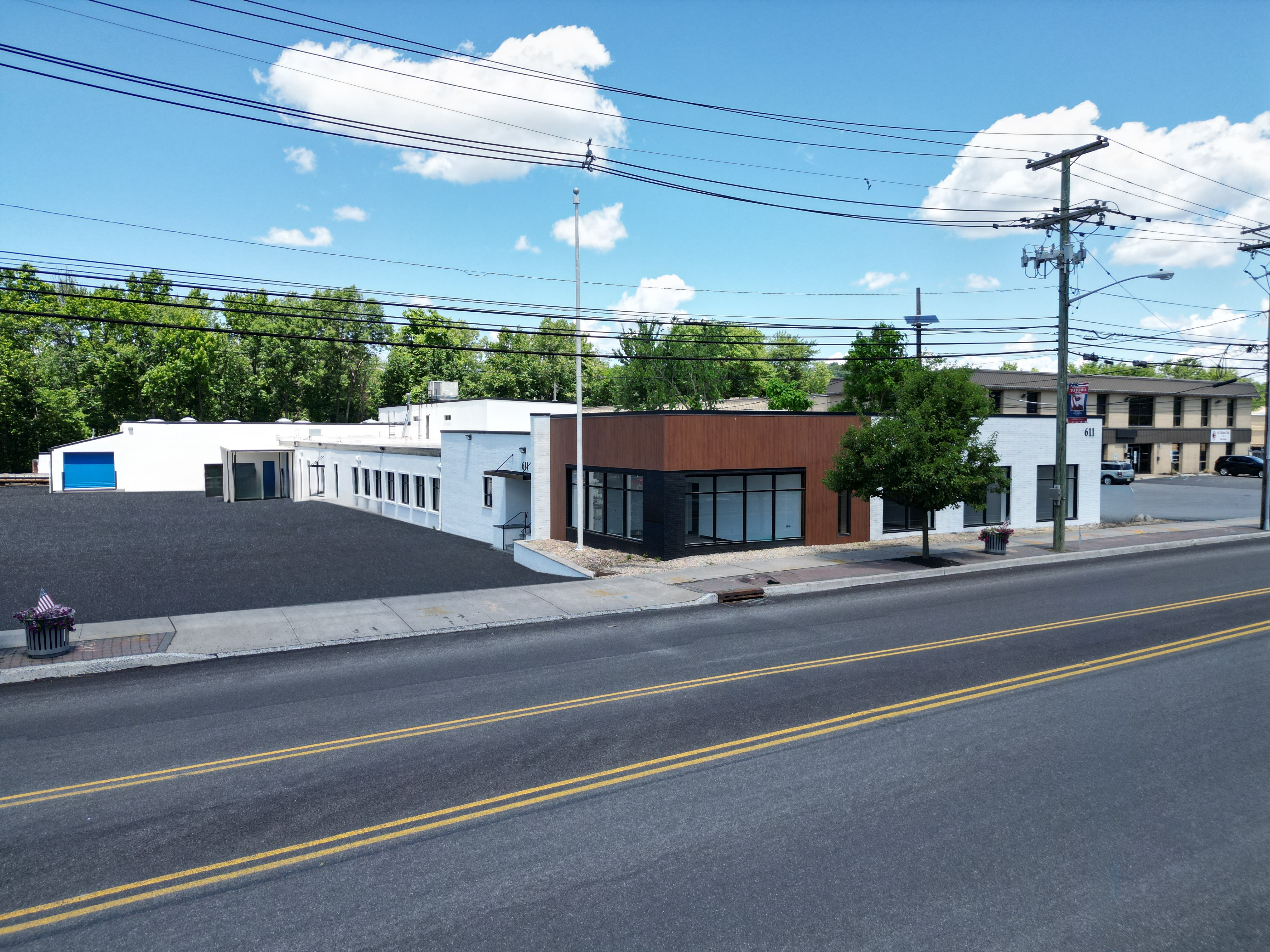 611 Un Blvd, Totowa, NJ 07512-2402