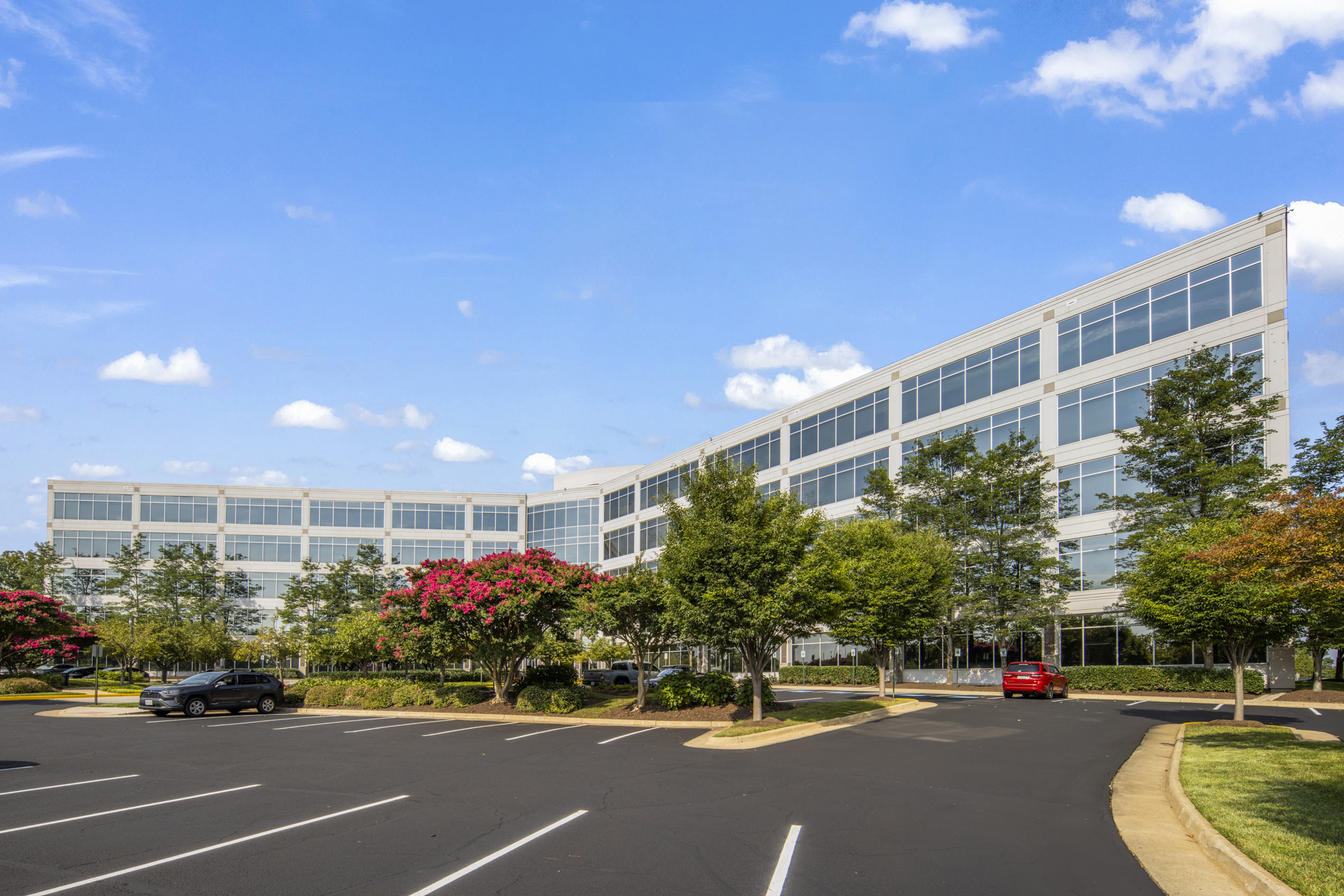 13900 Lincoln Park Dr, Herndon, VA 20171