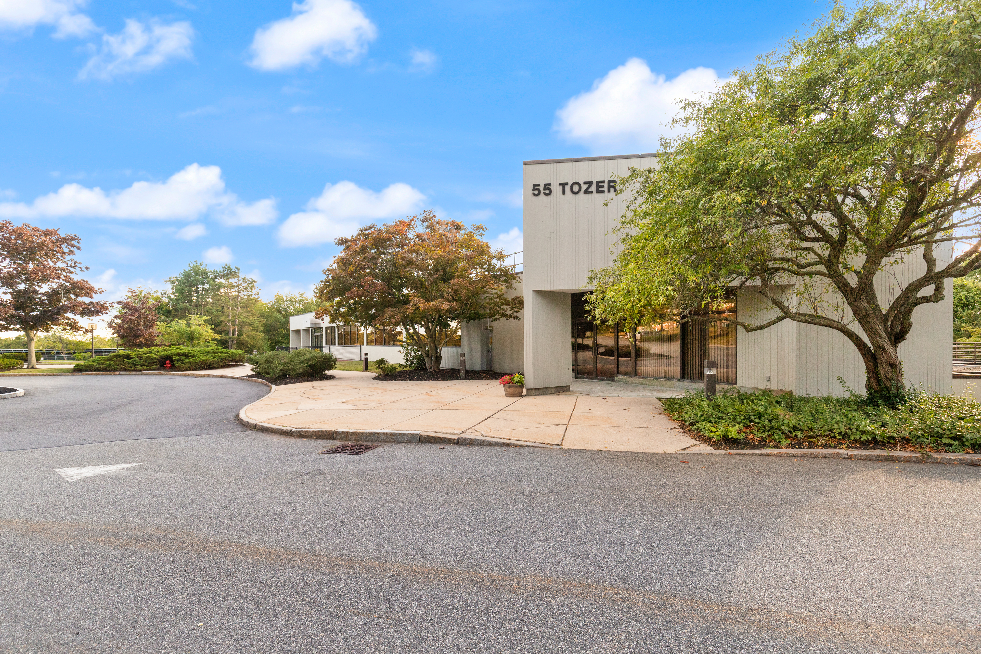 55 Tozer Rd, Beverly, MA 01915