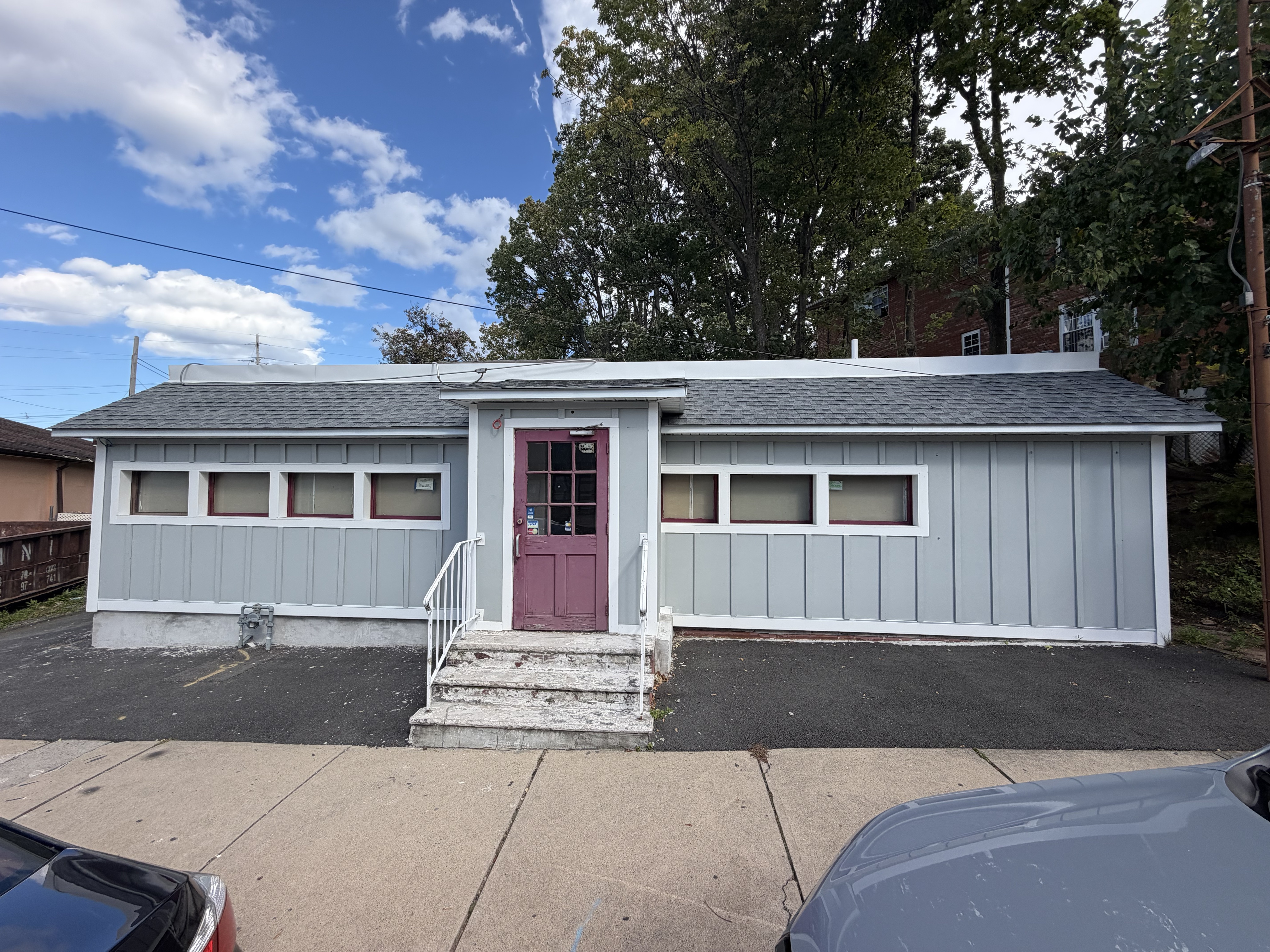 423 Paterson Ave, East Rutherford, NJ 07073