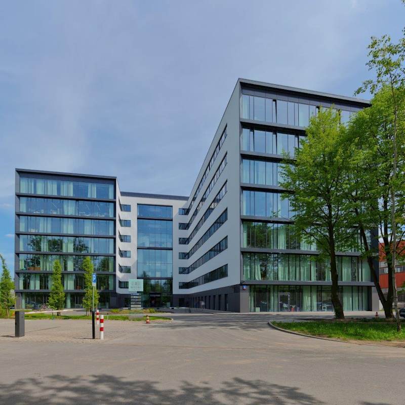 Widok na budynek biurowy