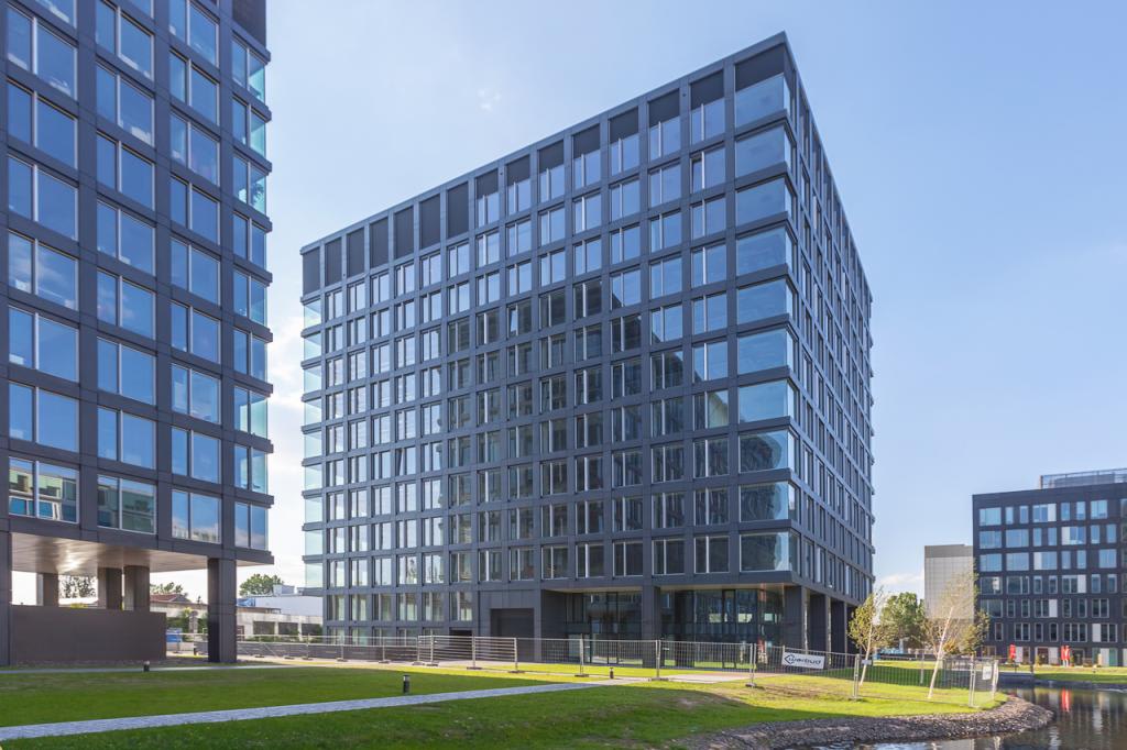 Fasada biurowca - wynajem biur