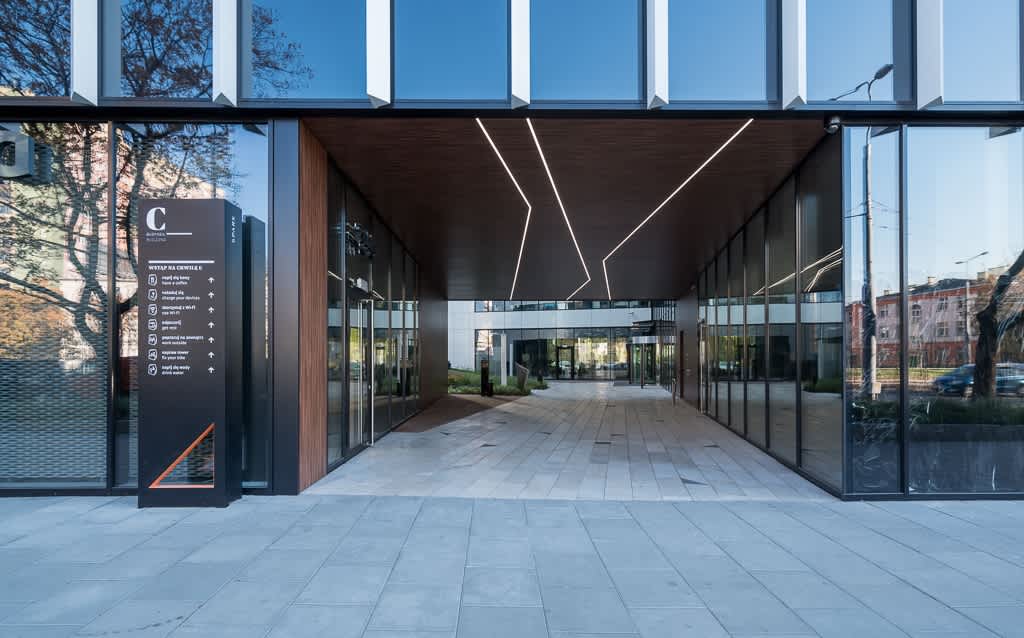 Zdjęcia zewnętrza budynku