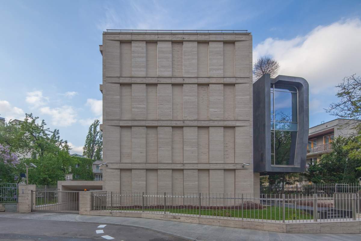 Budynek z biurami do wynajęcia