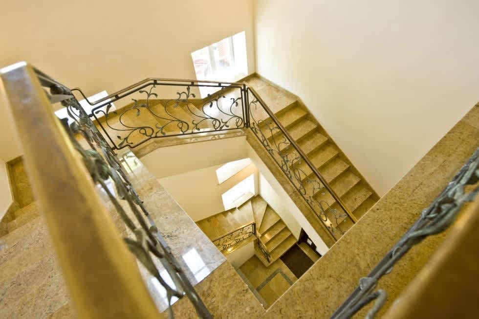 Wnętrze budynku biurowego