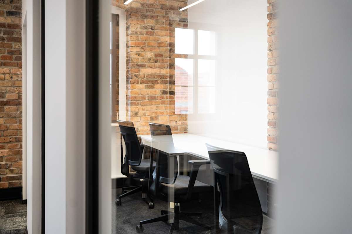 Cluster Offices, Dworcowa 8