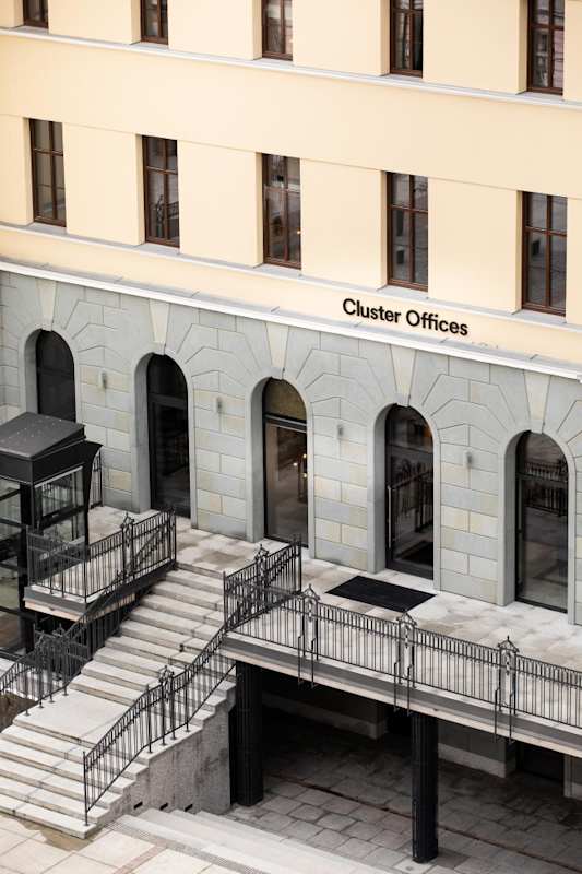 Cluster Offices, Dworcowa 8