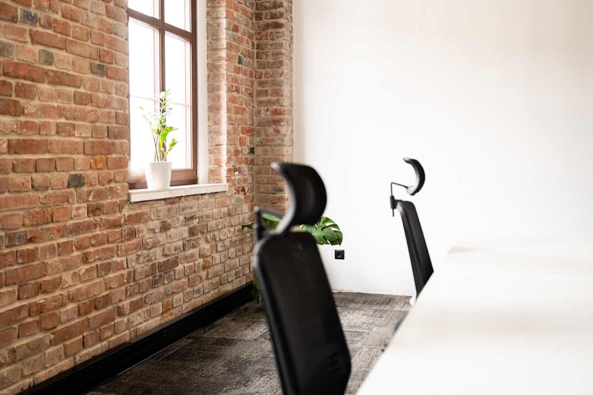 Cluster Offices, Dworcowa 8