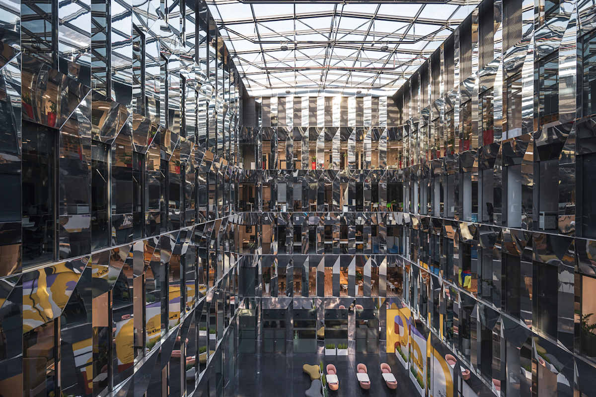 Ace of Space Retro Office House Wrocław