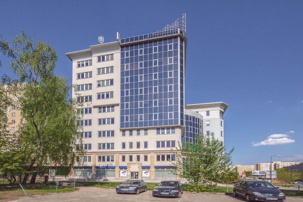 Fasada biurowca - biura do wynajęcia