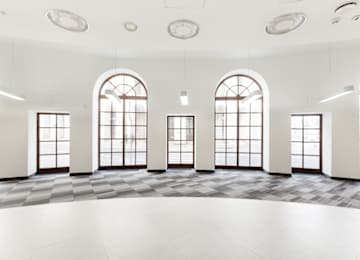 Plac Bankowy 1 has received the use permit