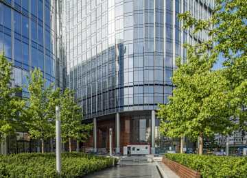 Mennica Legacy pnie się w górę