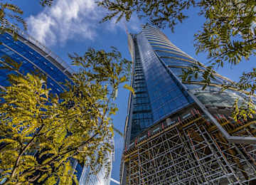 JLL doradzało przy wynajmie 22 000 m2 w Warsaw Spire