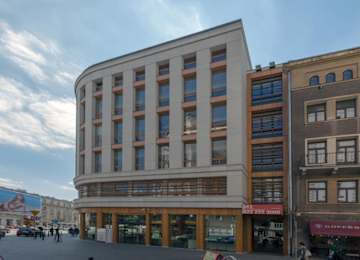 Warszawa: Nowy biurowiec na Chmielnej