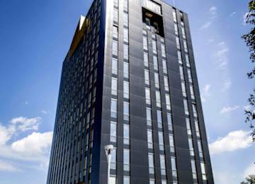 Biurowiec w miejsce porzuconego wieżowca