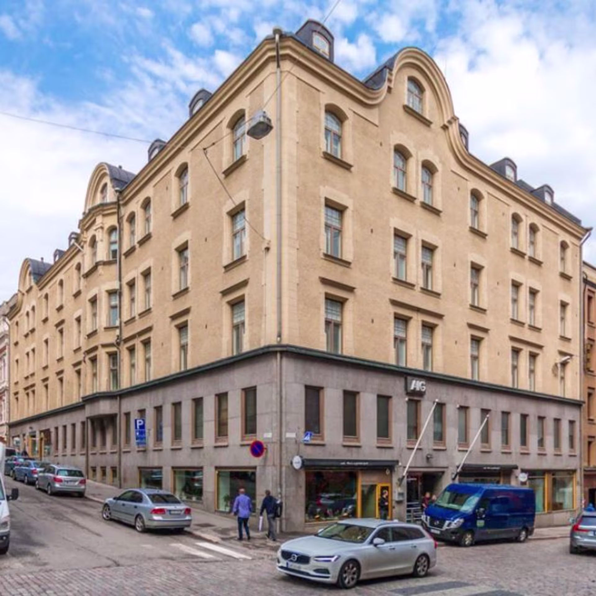 KASARMIKATU 44