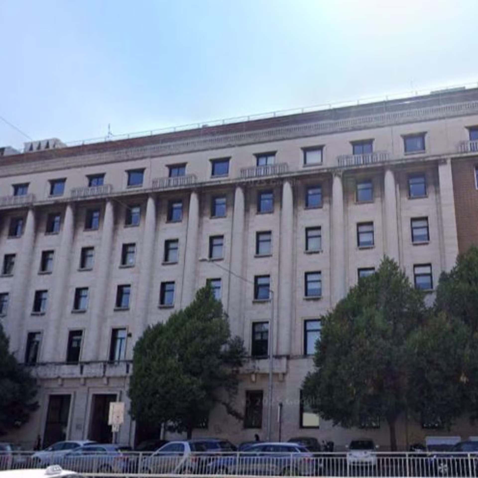 VIALE CASTRO PRETORIO 122 - 124