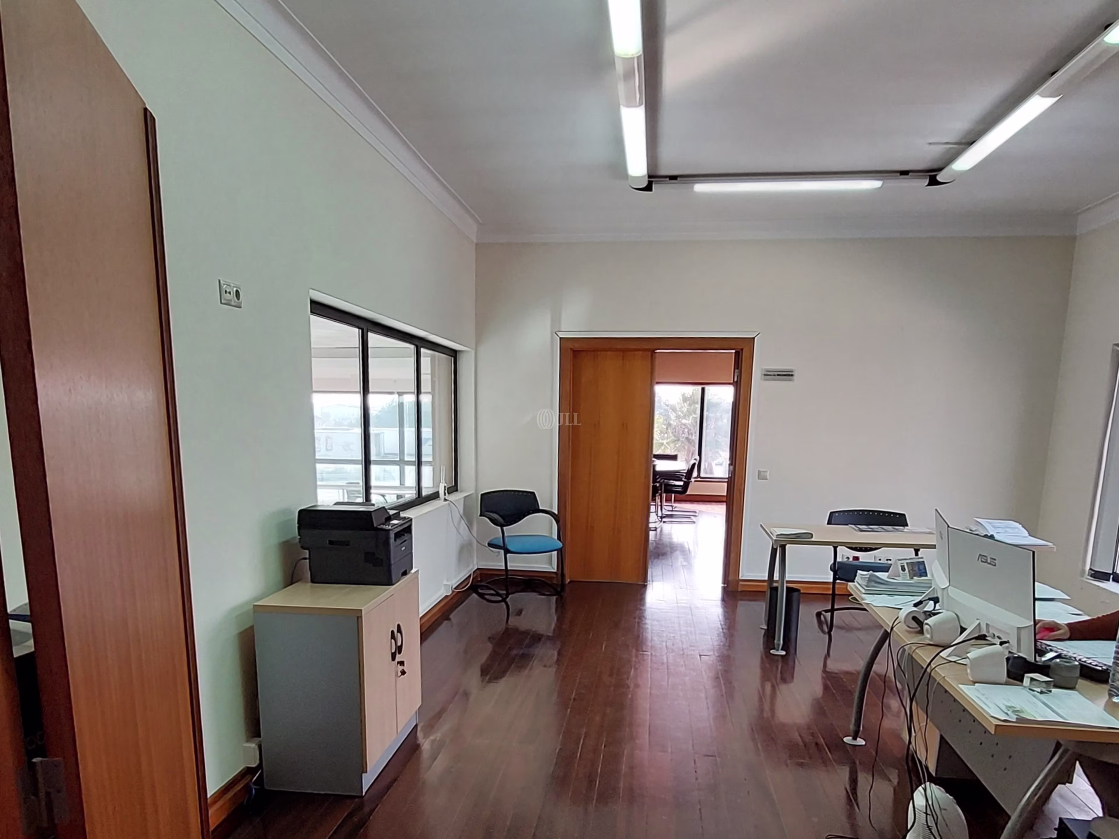 Armazém + Terreno em Aveiras de Cima