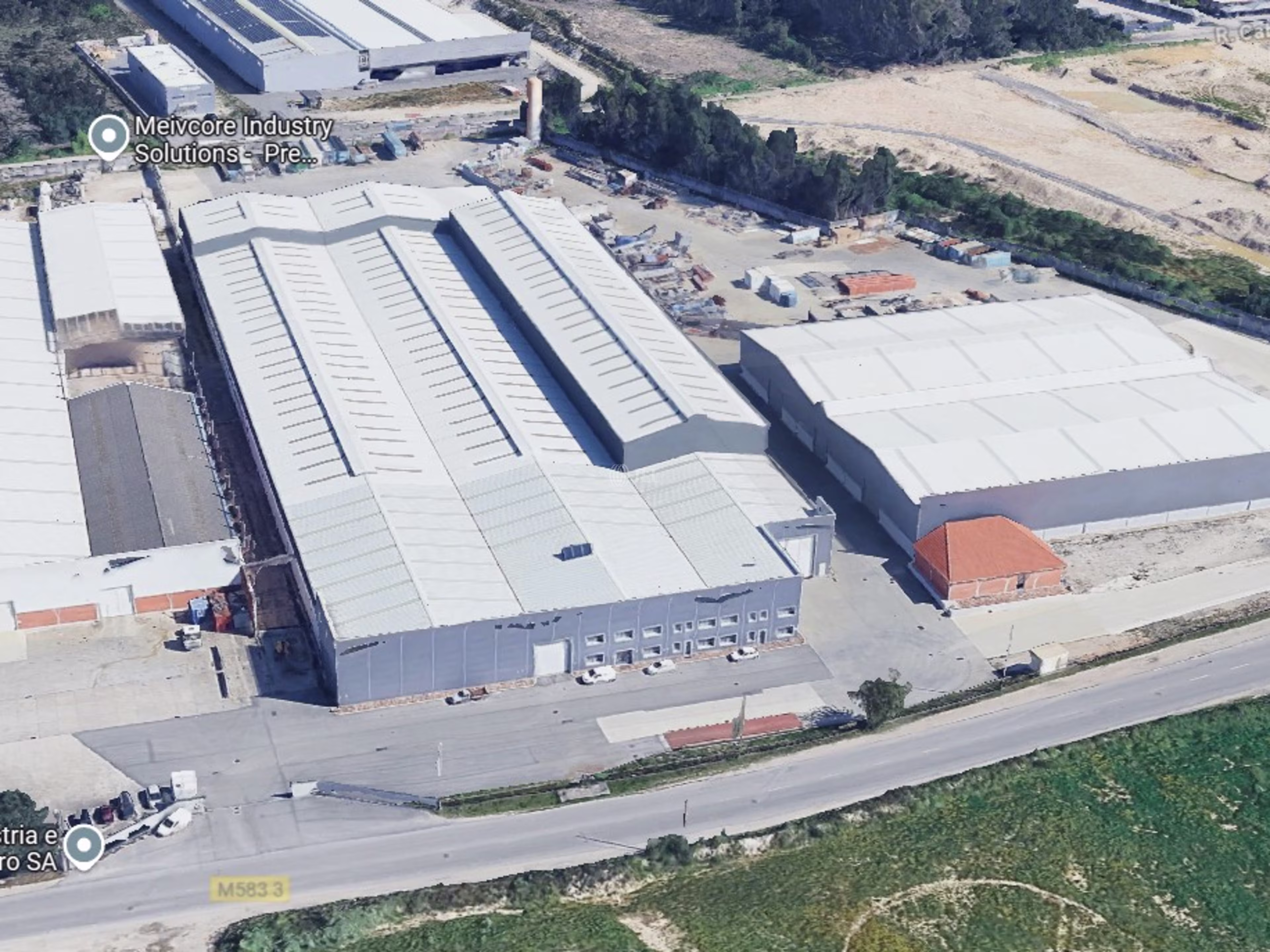 Armazém Zona Industrial Aveiro | Arrendamento