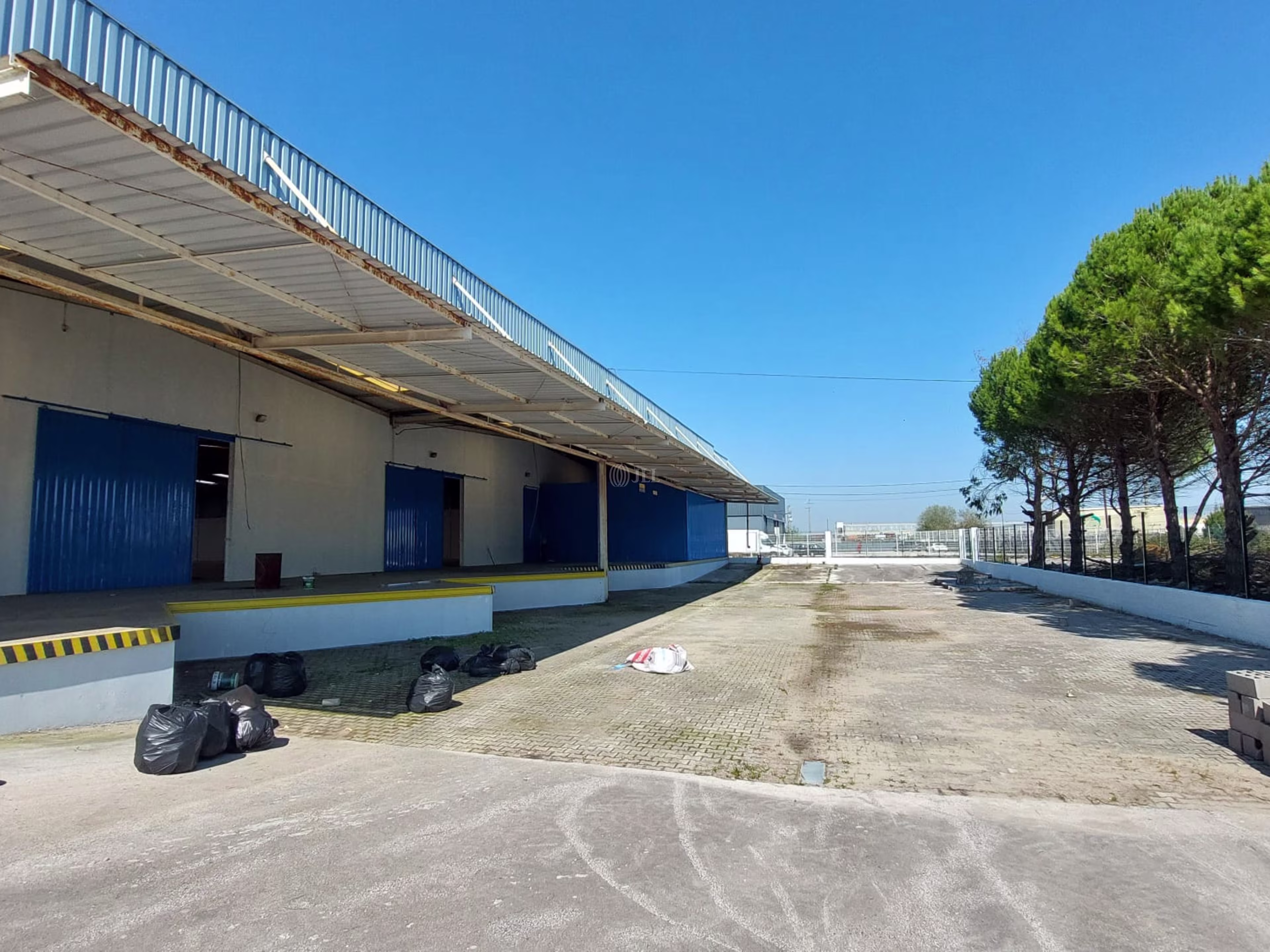 Armazém Industrial Samora Correia