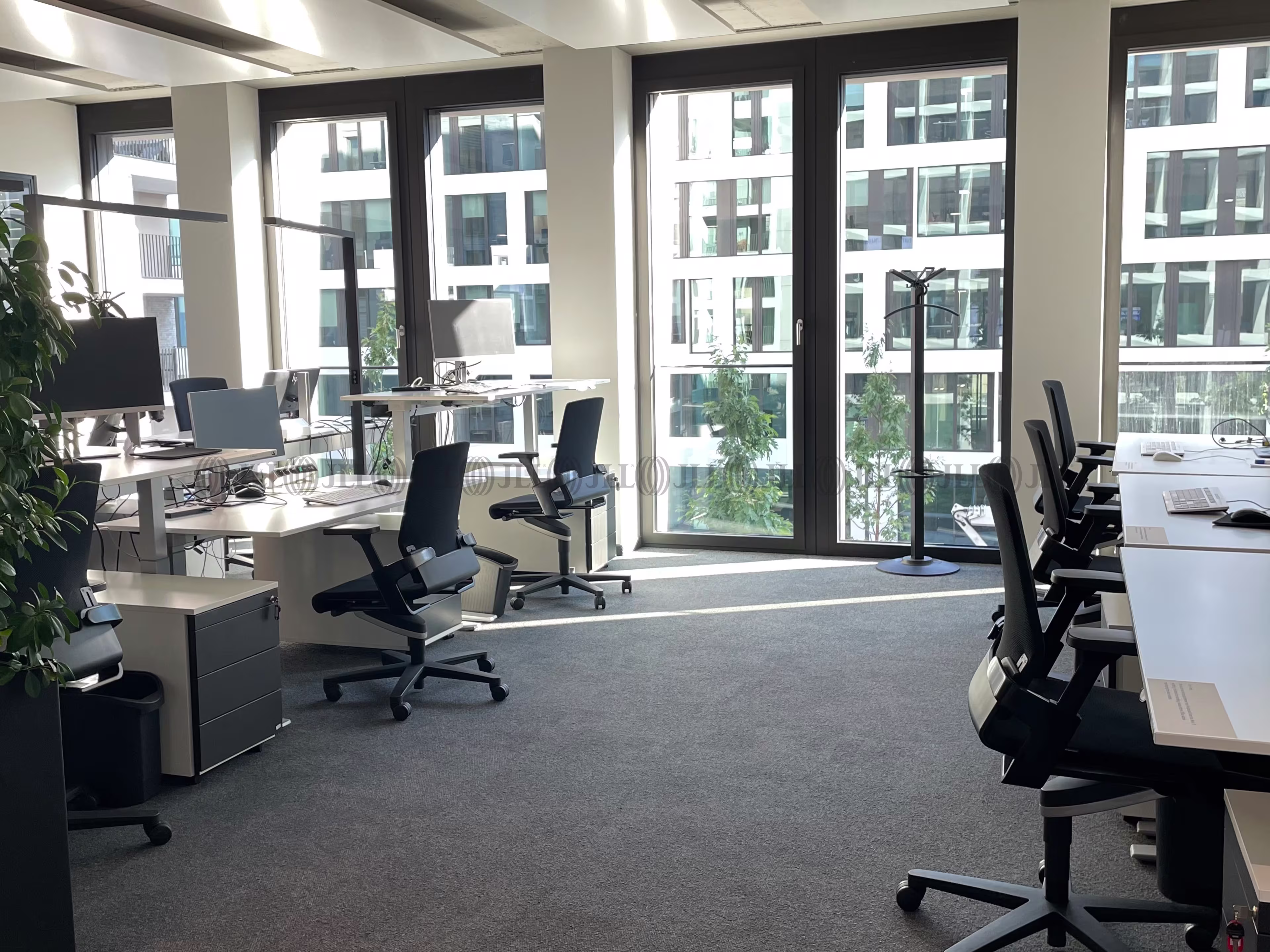 Büroimmobilie - Frankfurt am Main, Ostend - F2529