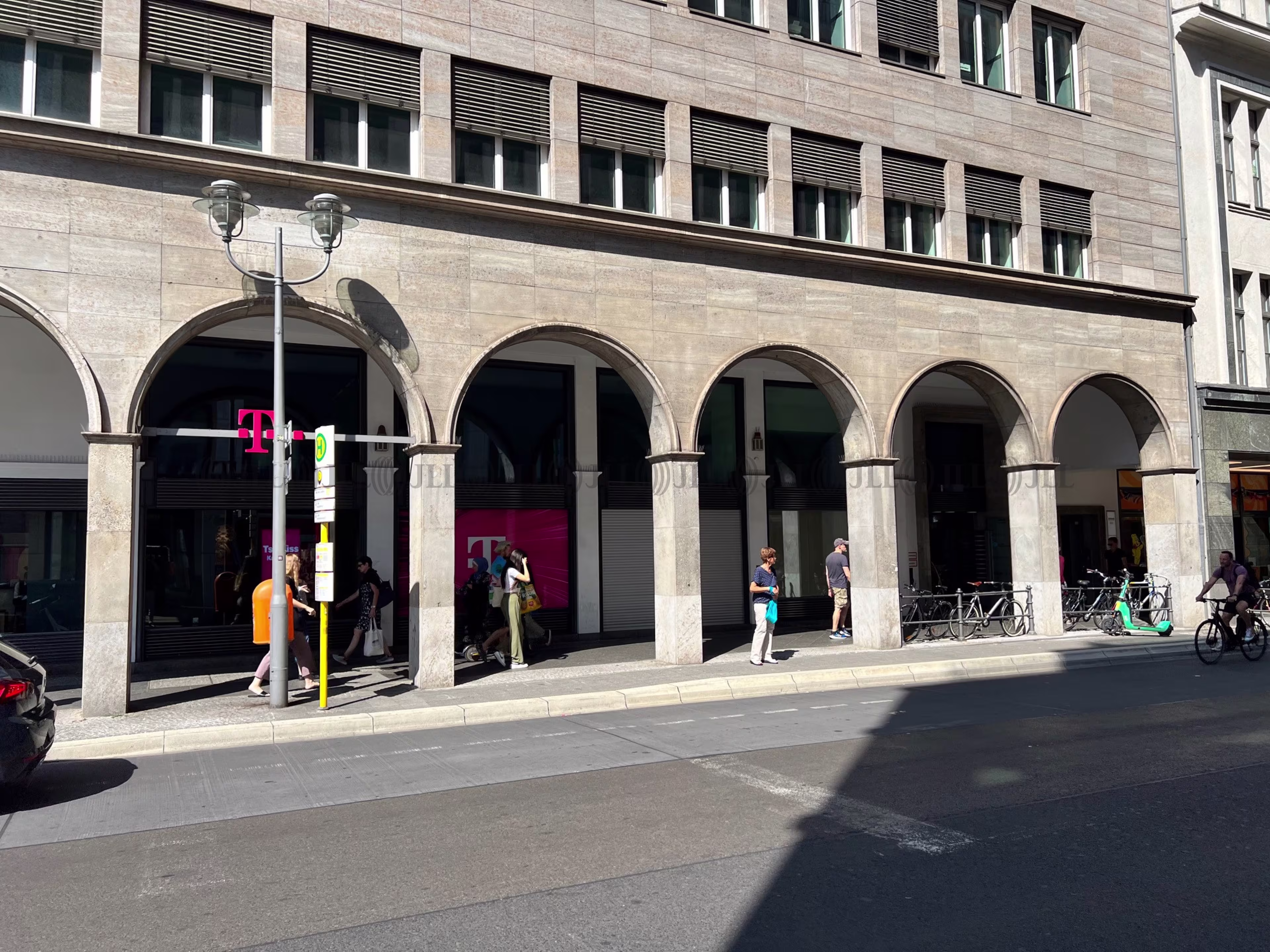 Einzelhandel - Berlin, Mitte - E0774 Einzelhandel - Berlin, Mitte - E0774